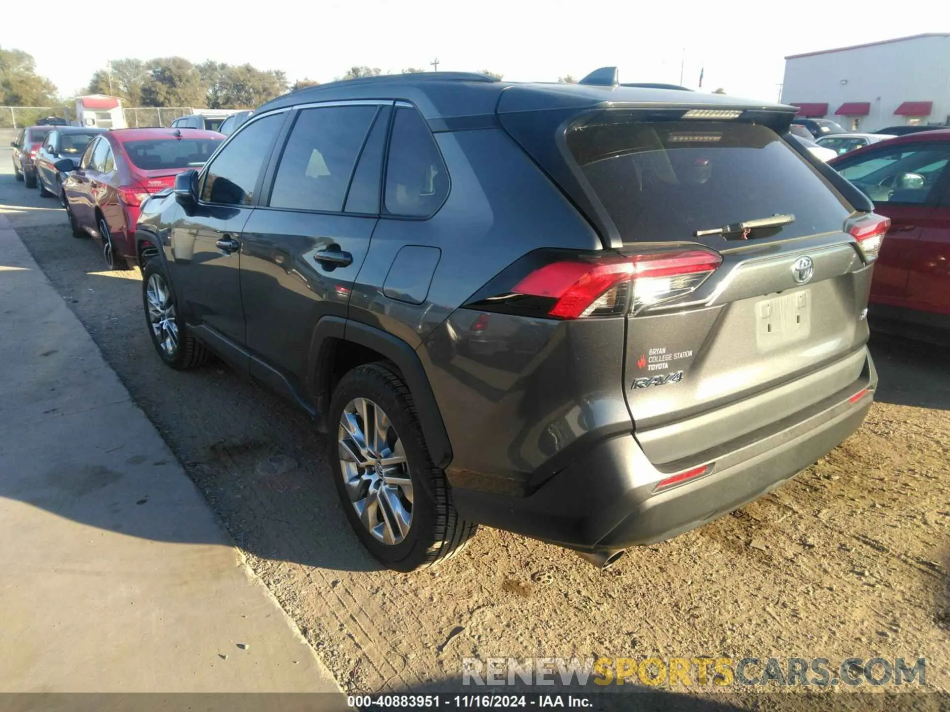 3 Photograph of a damaged car 2T3C1RFV1MC105246 TOYOTA RAV4 2021