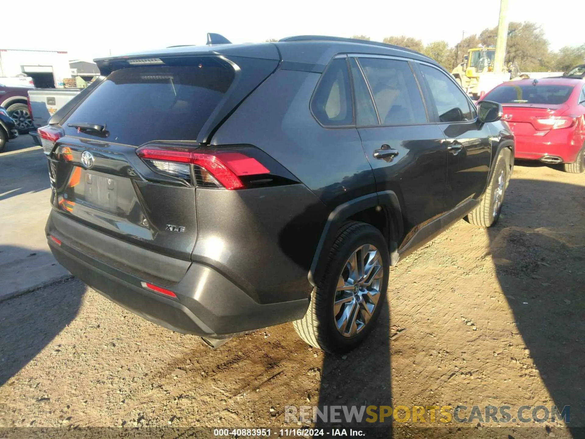 4 Photograph of a damaged car 2T3C1RFV1MC105246 TOYOTA RAV4 2021