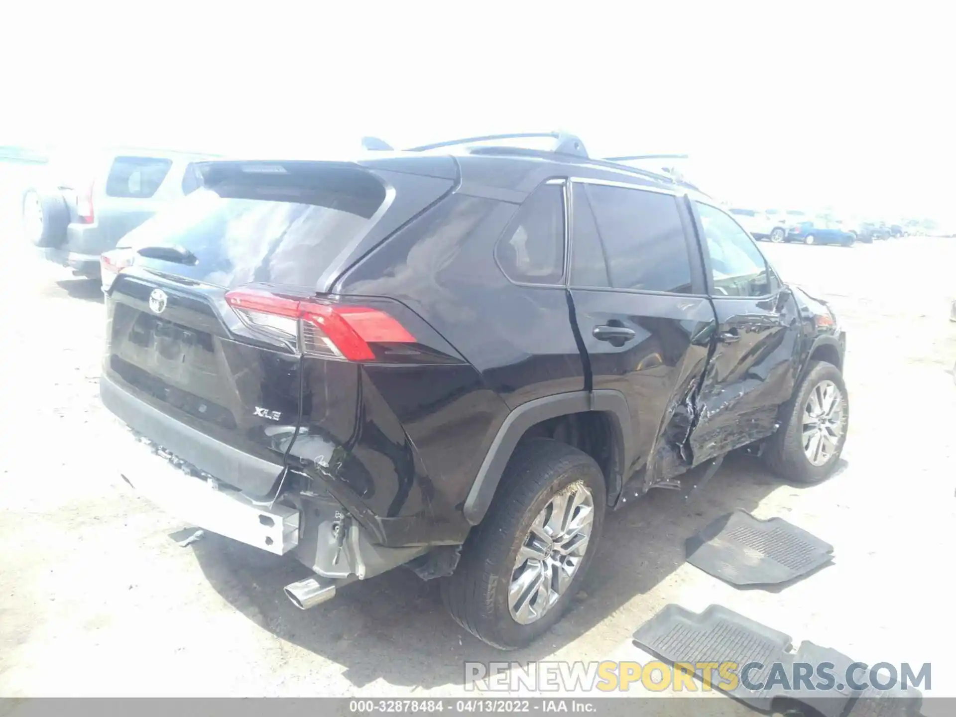 4 Photograph of a damaged car 2T3C1RFV1MC114125 TOYOTA RAV4 2021