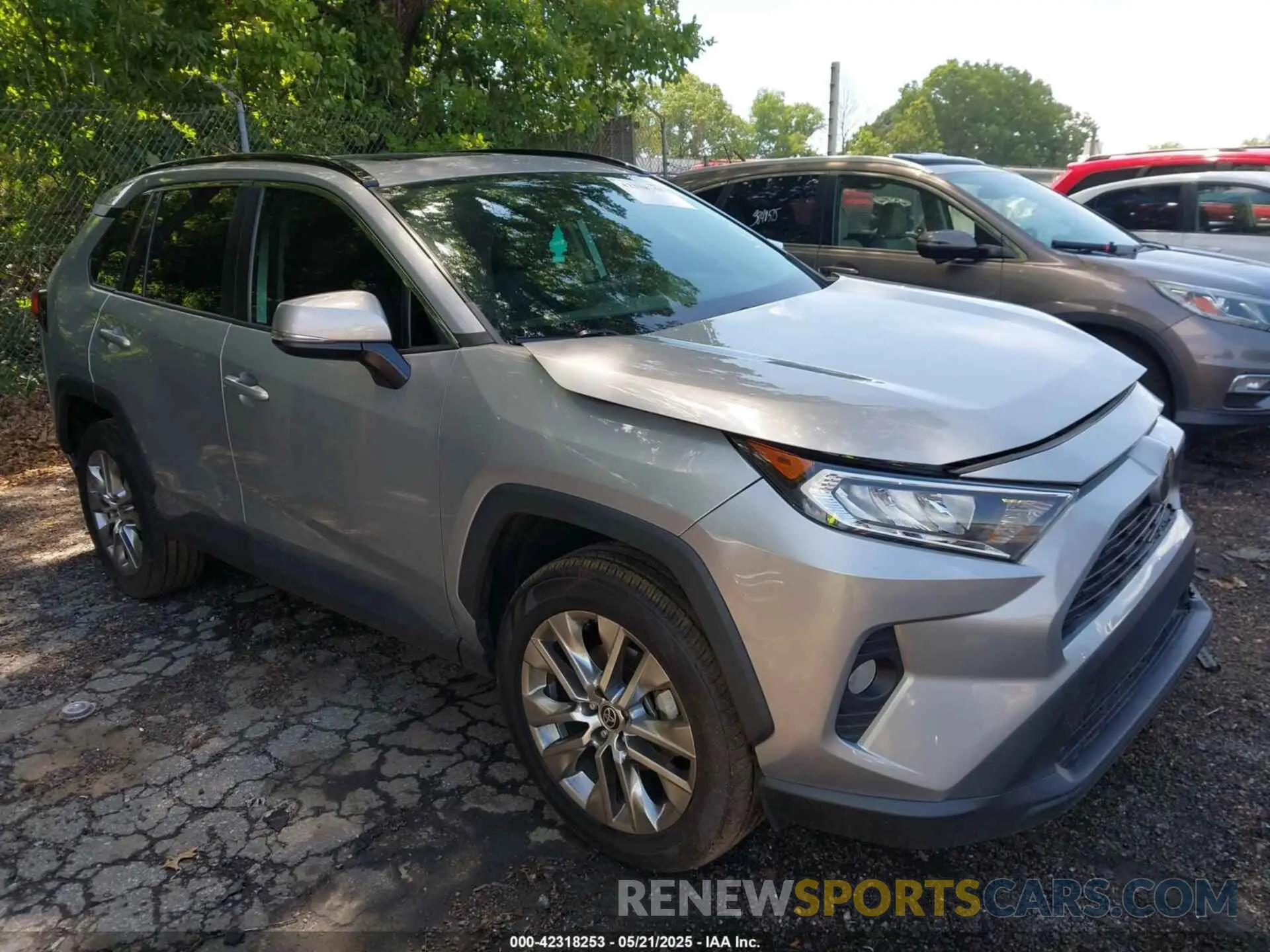 1 Photograph of a damaged car 2T3C1RFV1MC121107 TOYOTA RAV4 2021