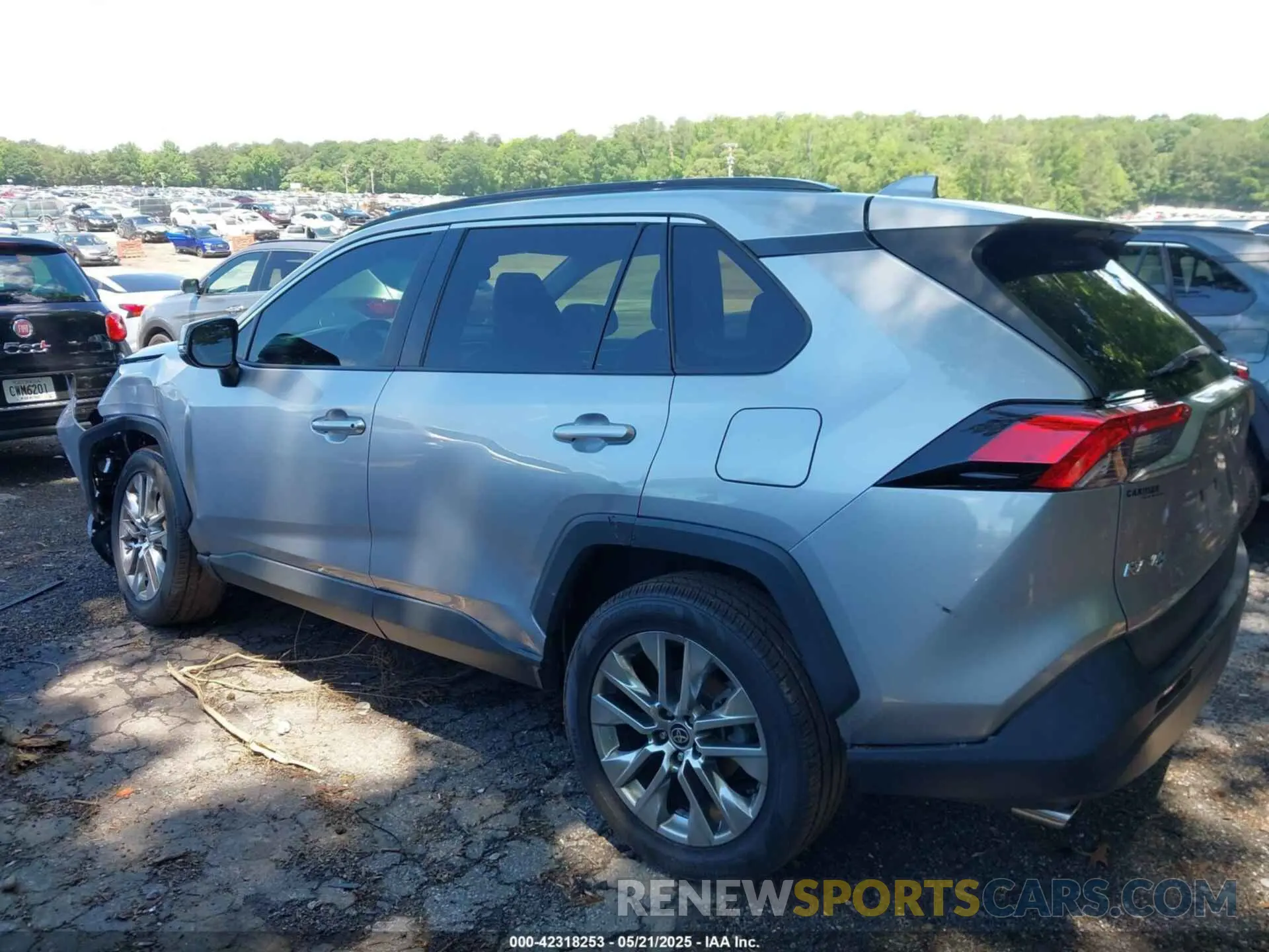13 Photograph of a damaged car 2T3C1RFV1MC121107 TOYOTA RAV4 2021