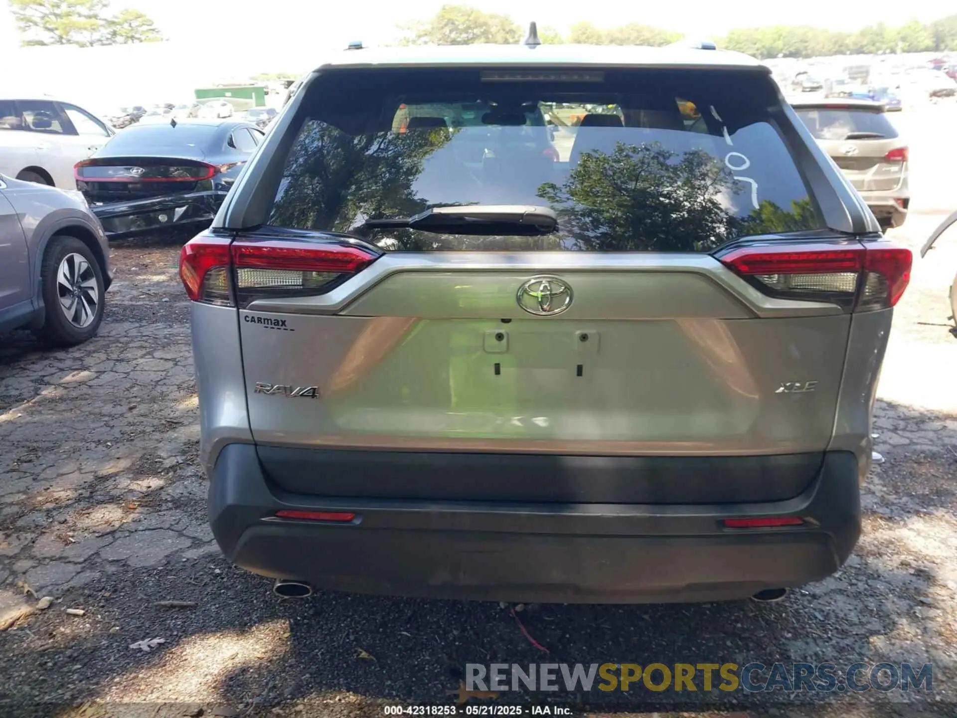 15 Photograph of a damaged car 2T3C1RFV1MC121107 TOYOTA RAV4 2021