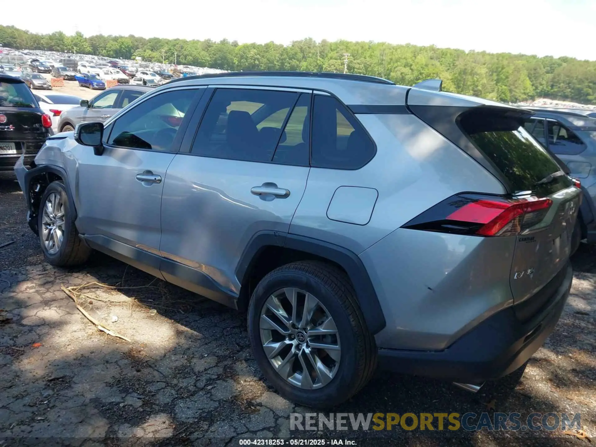 3 Photograph of a damaged car 2T3C1RFV1MC121107 TOYOTA RAV4 2021