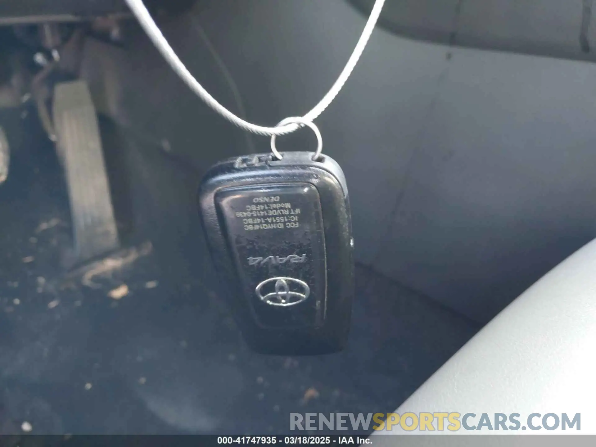 11 Photograph of a damaged car 2T3C1RFV1MC142071 TOYOTA RAV4 2021