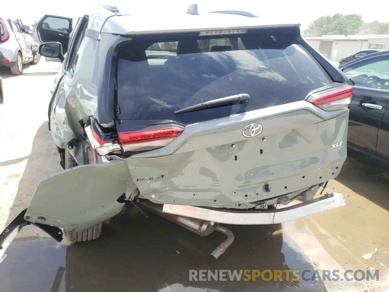 9 Photograph of a damaged car 2T3C1RFV1MW118593 TOYOTA RAV4 2021