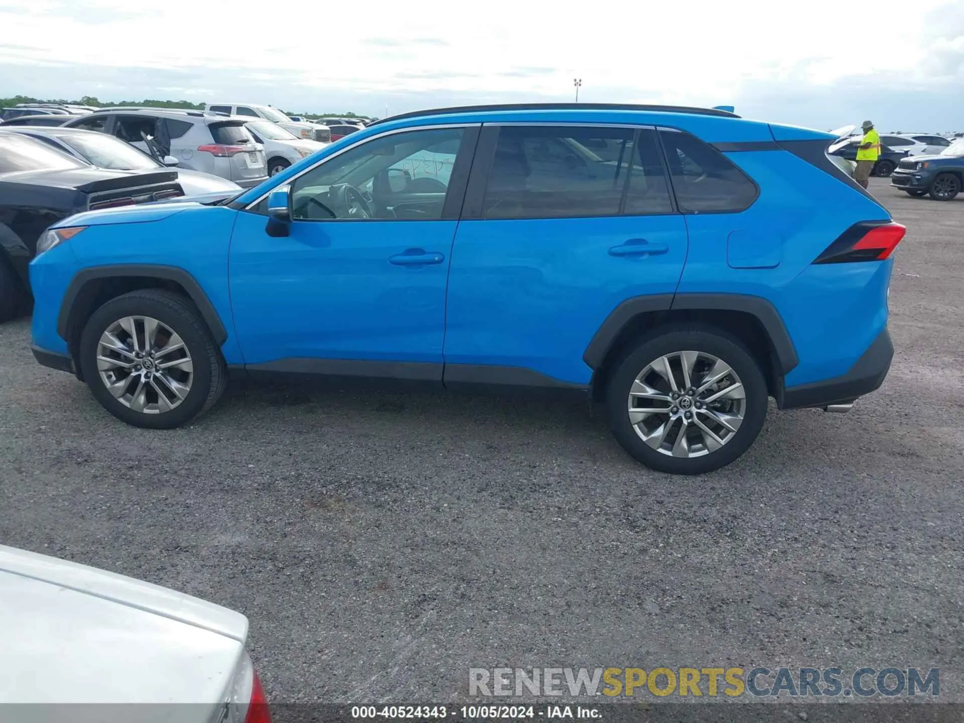 14 Photograph of a damaged car 2T3C1RFV1MW154137 TOYOTA RAV4 2021