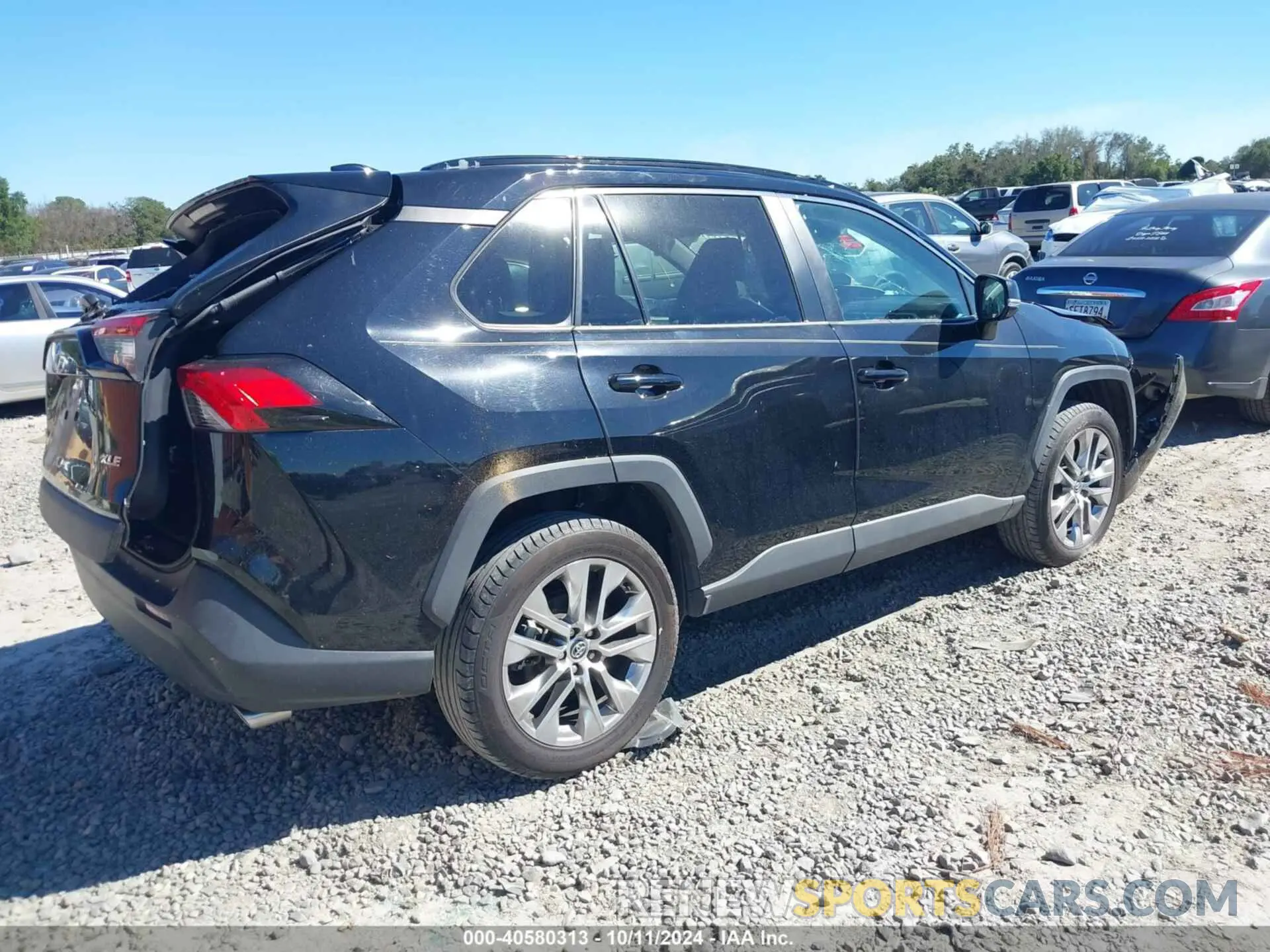 4 Photograph of a damaged car 2T3C1RFV2MC095990 TOYOTA RAV4 2021
