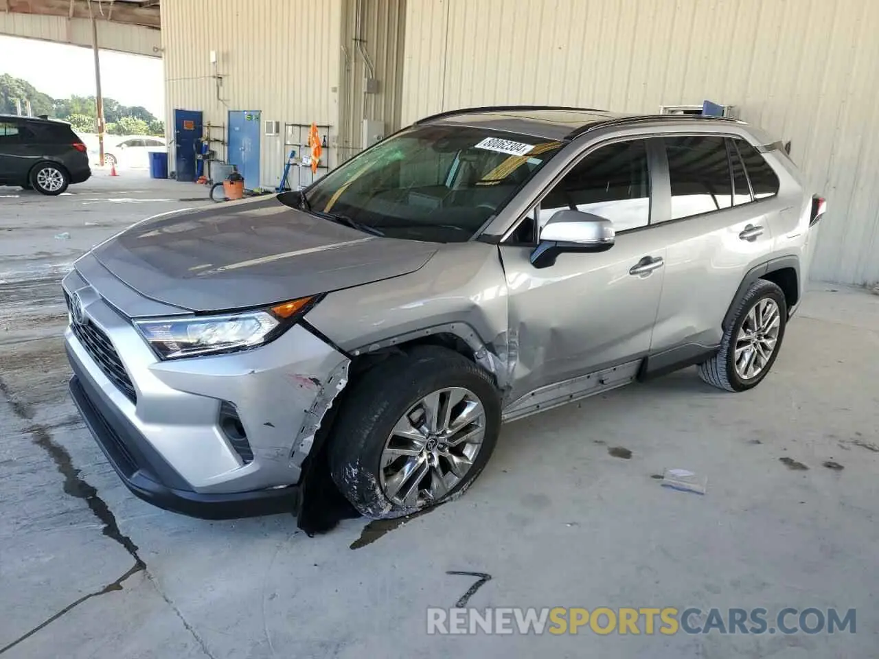 1 Photograph of a damaged car 2T3C1RFV2MC115915 TOYOTA RAV4 2021