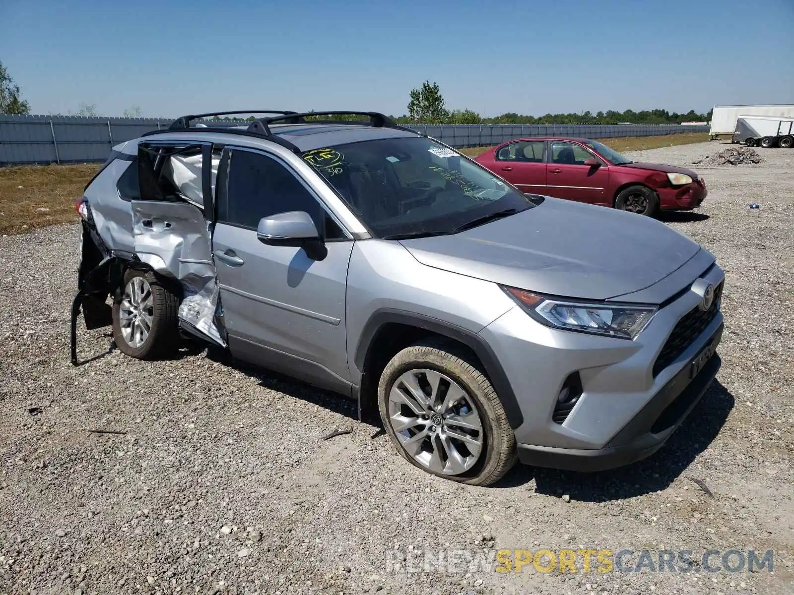 1 Photograph of a damaged car 2T3C1RFV2MC142418 TOYOTA RAV4 2021