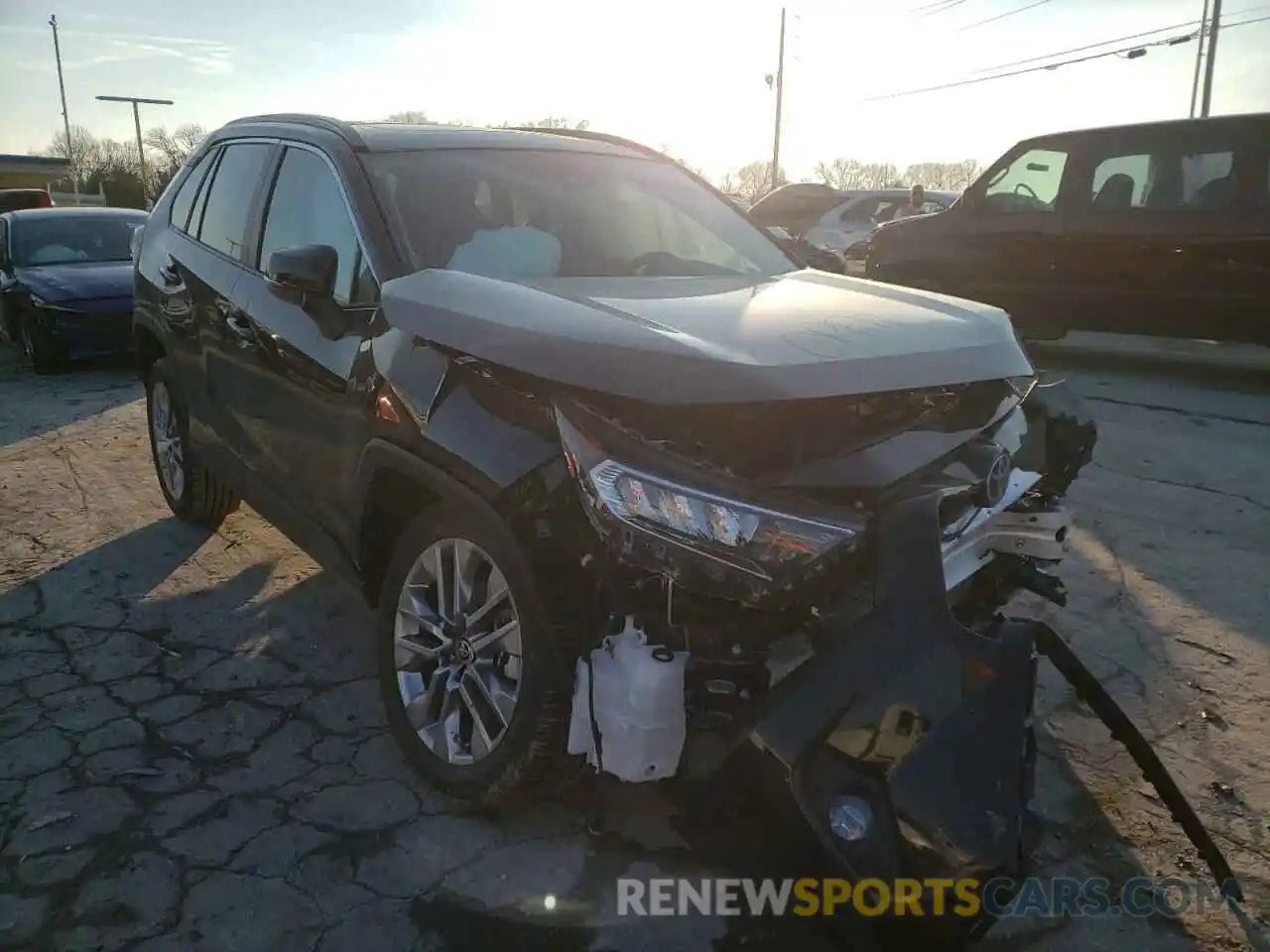 1 Photograph of a damaged car 2T3C1RFV2MC166167 TOYOTA RAV4 2021