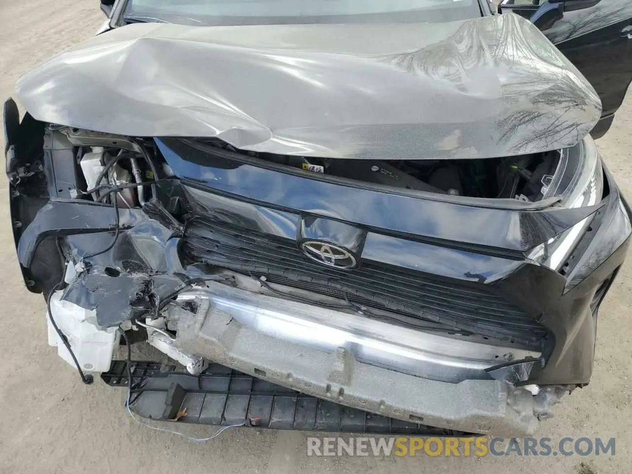14 Photograph of a damaged car 2T3C1RFV2MW115671 TOYOTA RAV4 2021