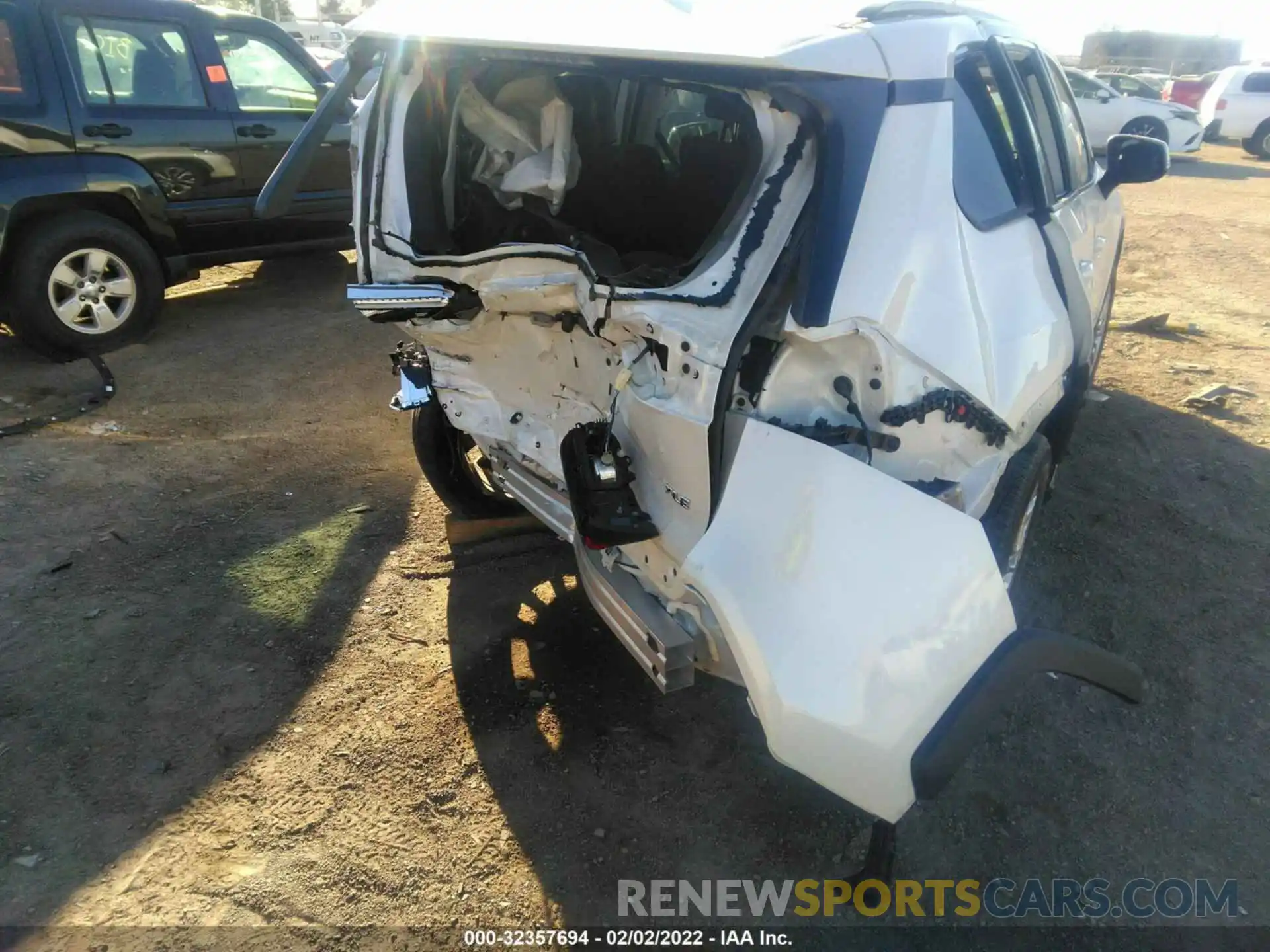 6 Photograph of a damaged car 2T3C1RFV2MW119624 TOYOTA RAV4 2021