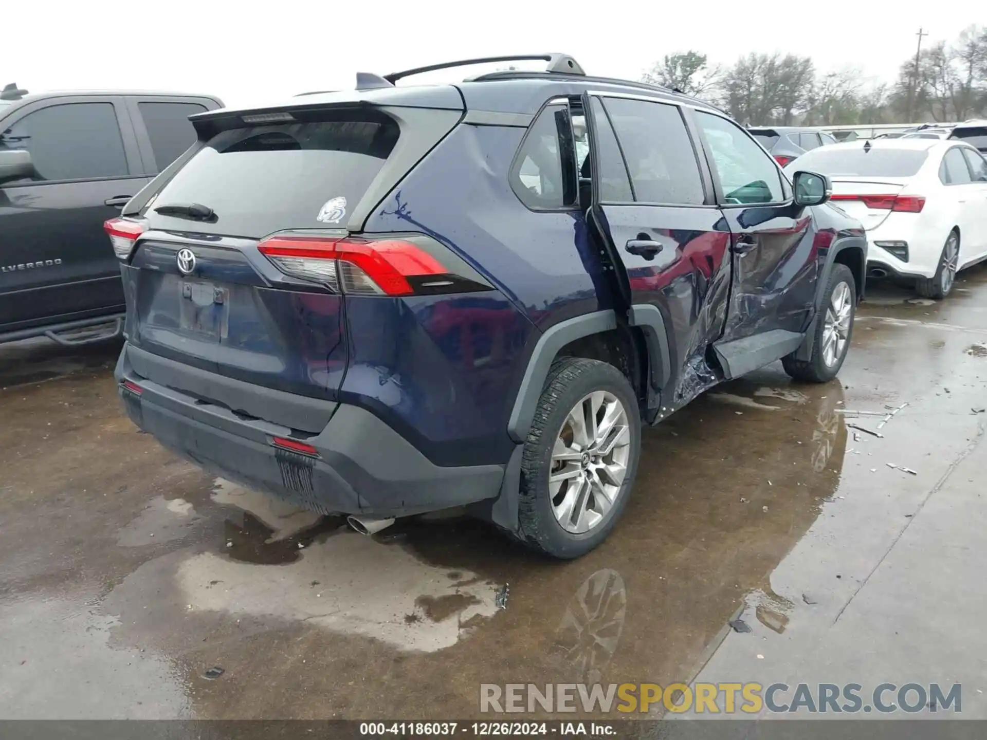 4 Photograph of a damaged car 2T3C1RFV2MW121566 TOYOTA RAV4 2021