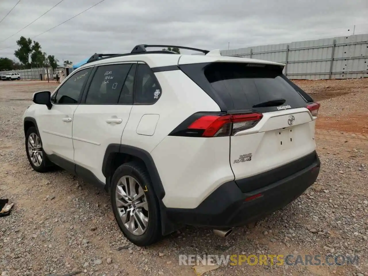 3 Photograph of a damaged car 2T3C1RFV2MW126203 TOYOTA RAV4 2021