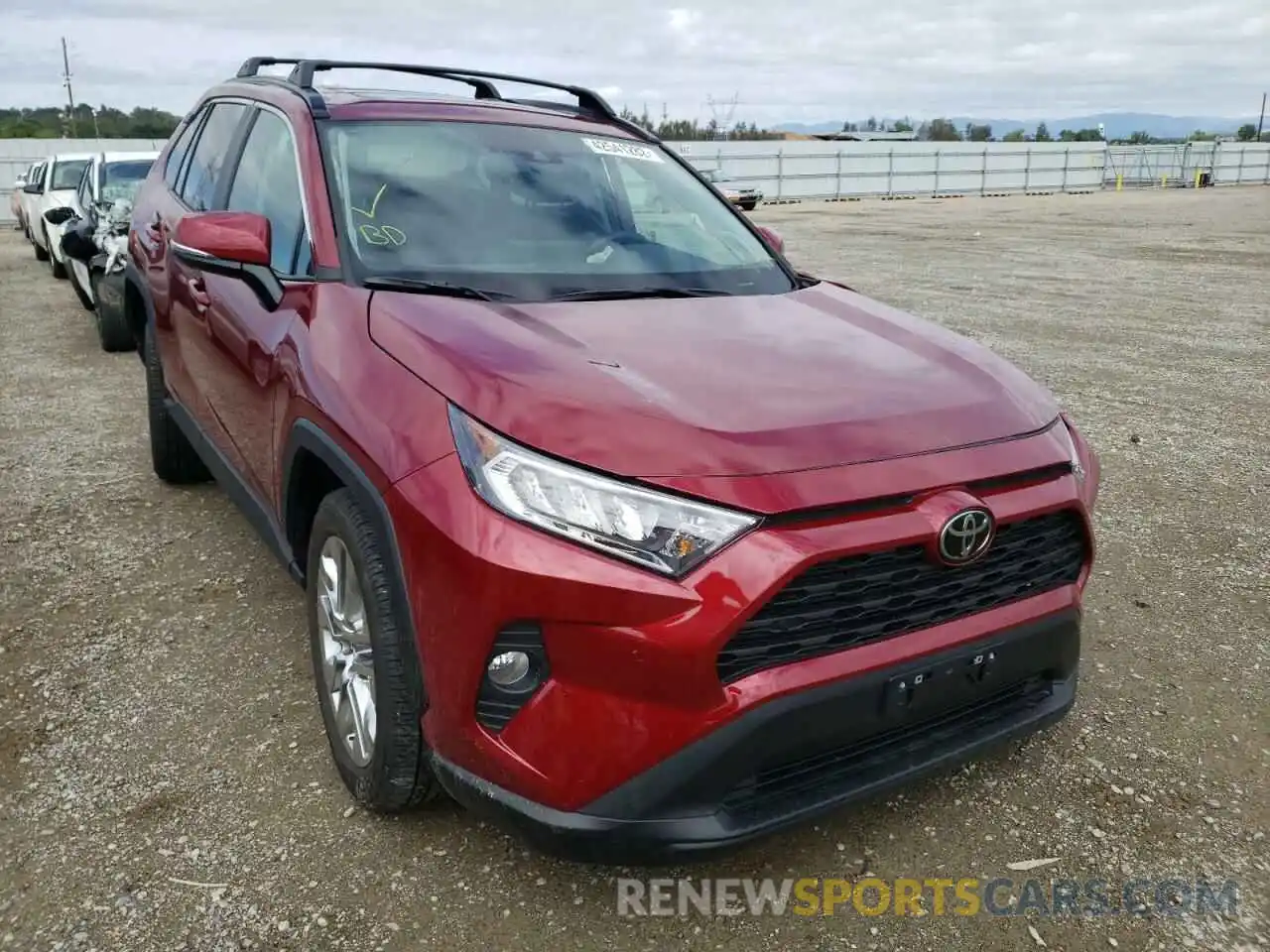 1 Photograph of a damaged car 2T3C1RFV2MW159542 TOYOTA RAV4 2021