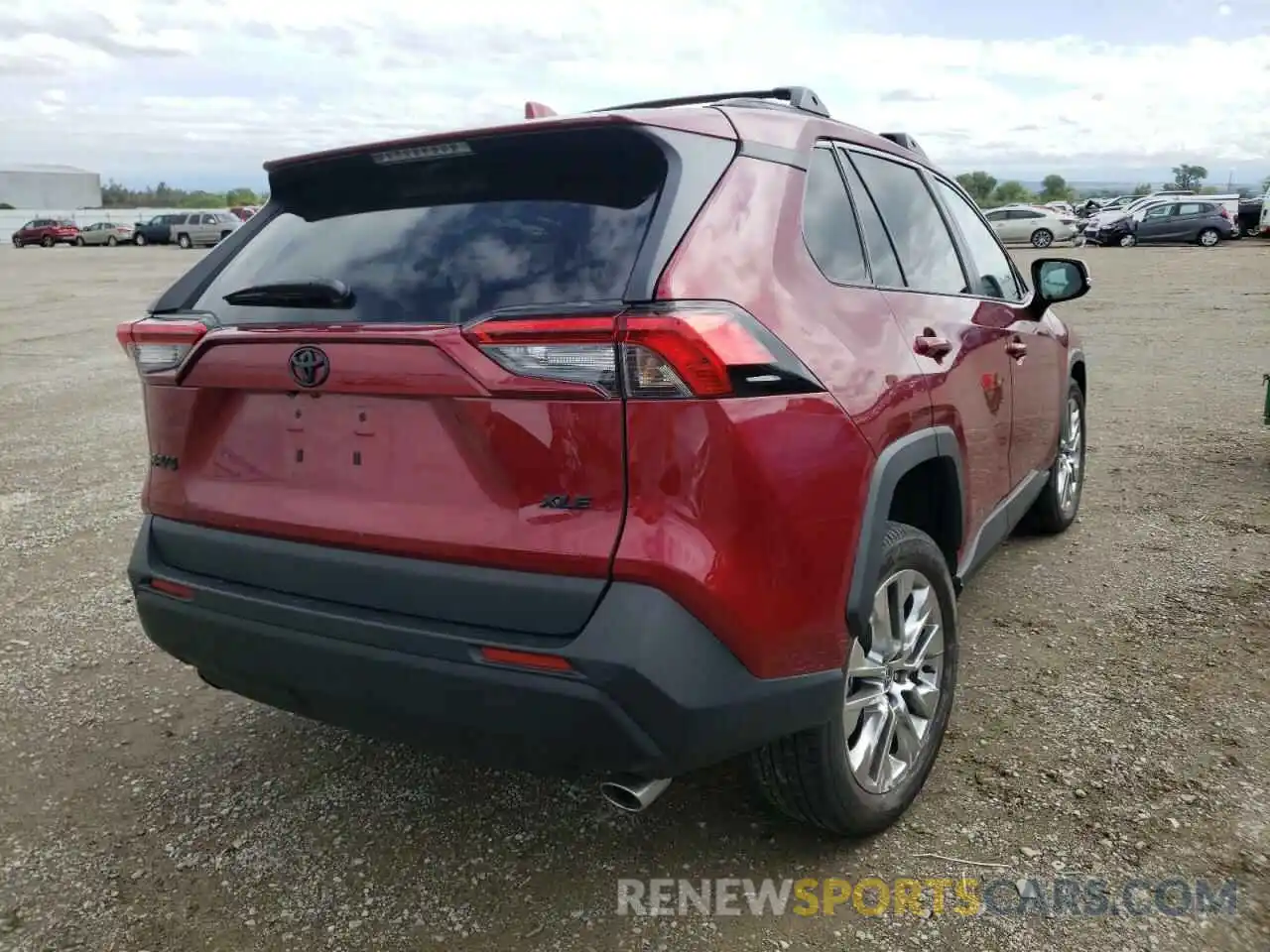 4 Photograph of a damaged car 2T3C1RFV2MW159542 TOYOTA RAV4 2021