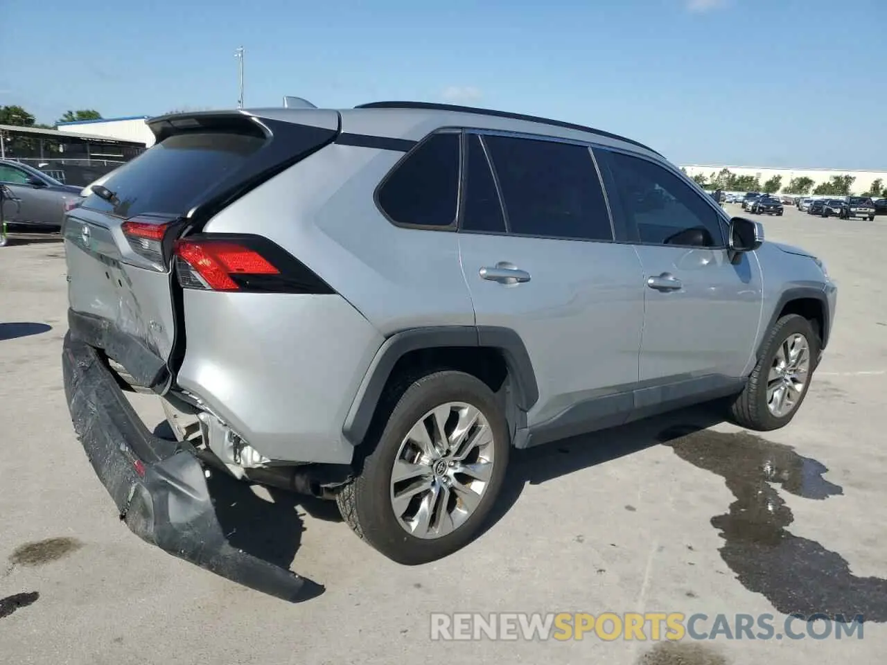 3 Photograph of a damaged car 2T3C1RFV2MW170802 TOYOTA RAV4 2021