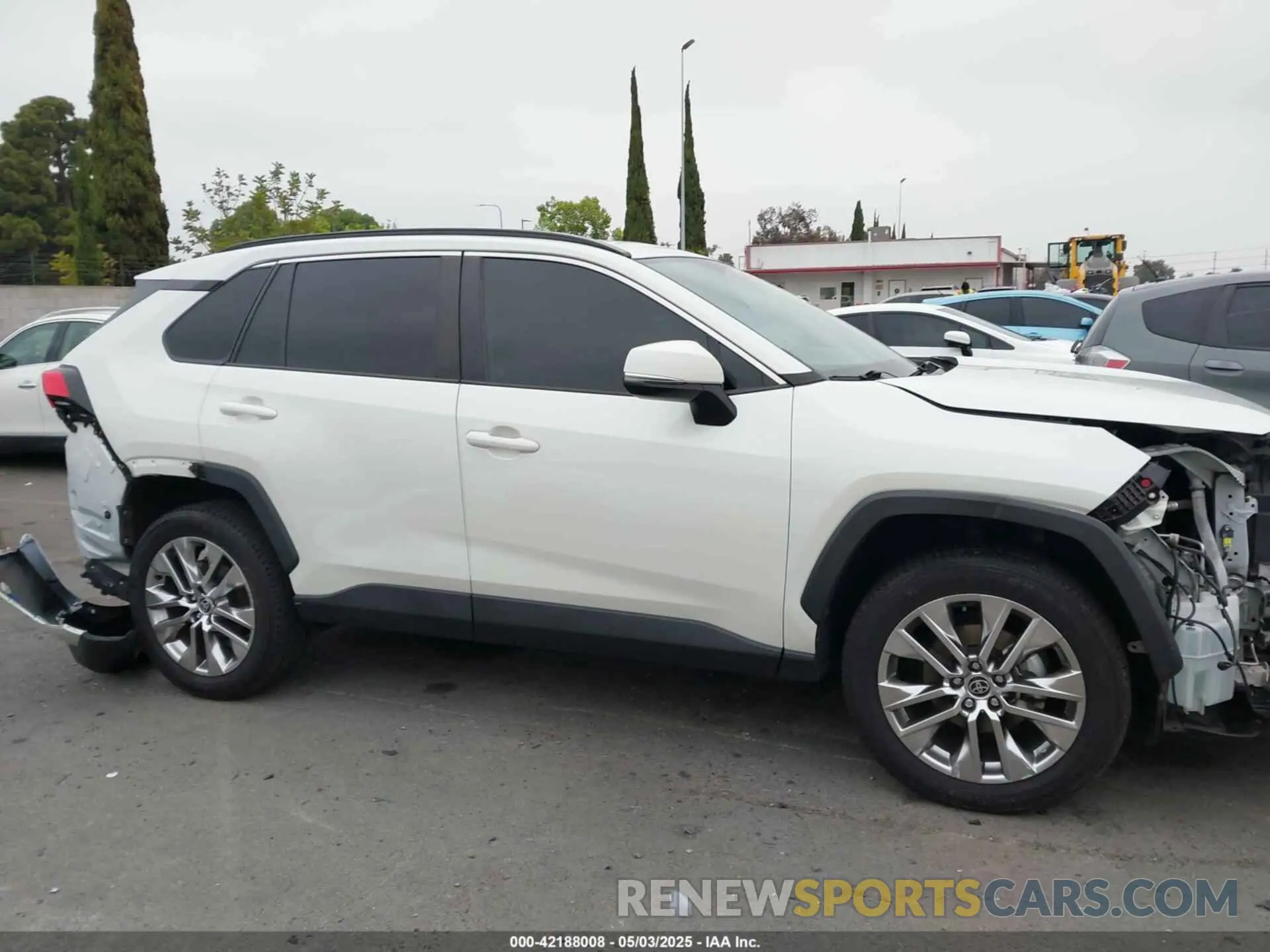 14 Photograph of a damaged car 2T3C1RFV2MW184327 TOYOTA RAV4 2021