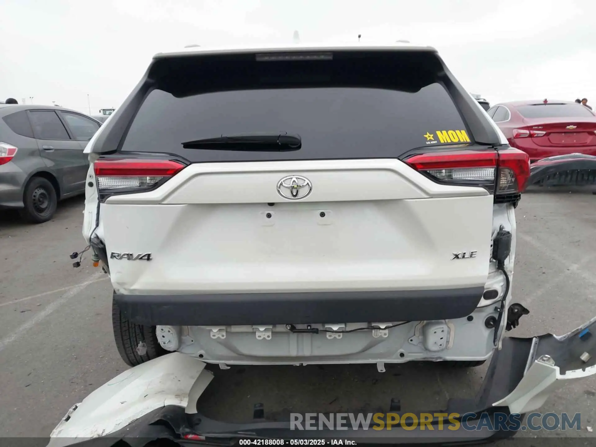 17 Photograph of a damaged car 2T3C1RFV2MW184327 TOYOTA RAV4 2021