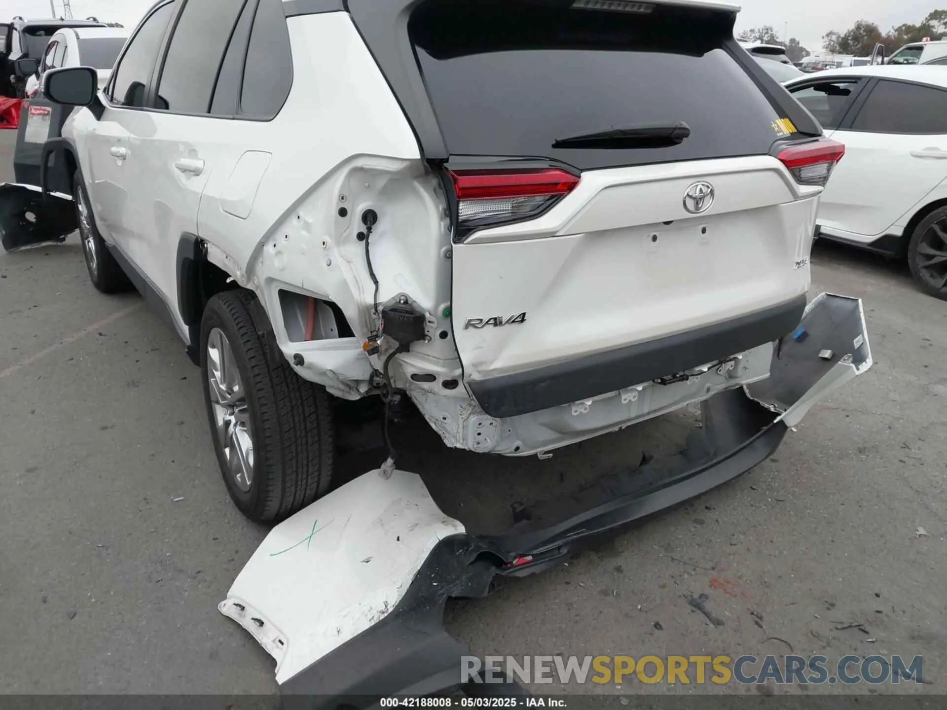 18 Photograph of a damaged car 2T3C1RFV2MW184327 TOYOTA RAV4 2021