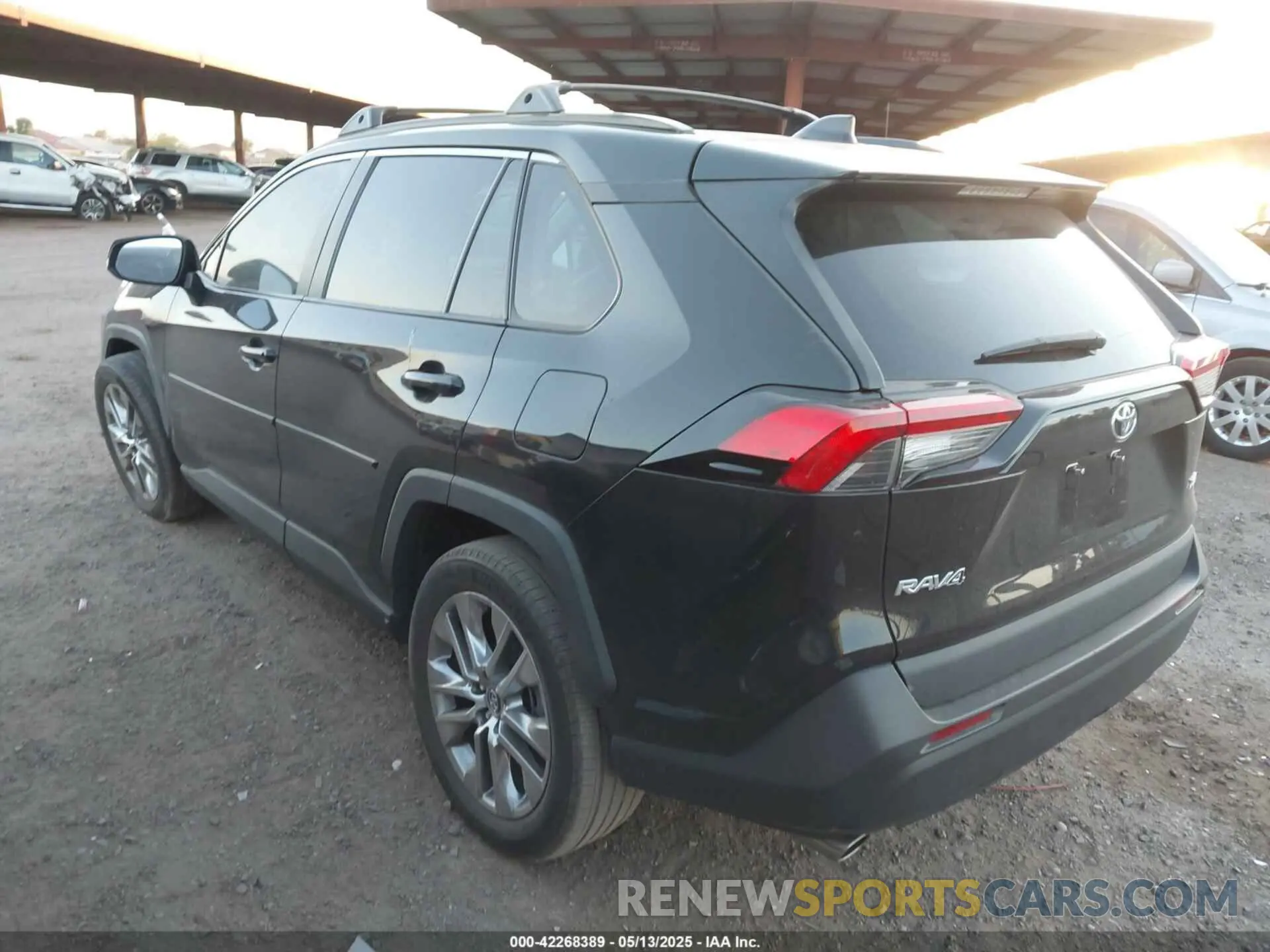 3 Photograph of a damaged car 2T3C1RFV3MC102915 TOYOTA RAV4 2021