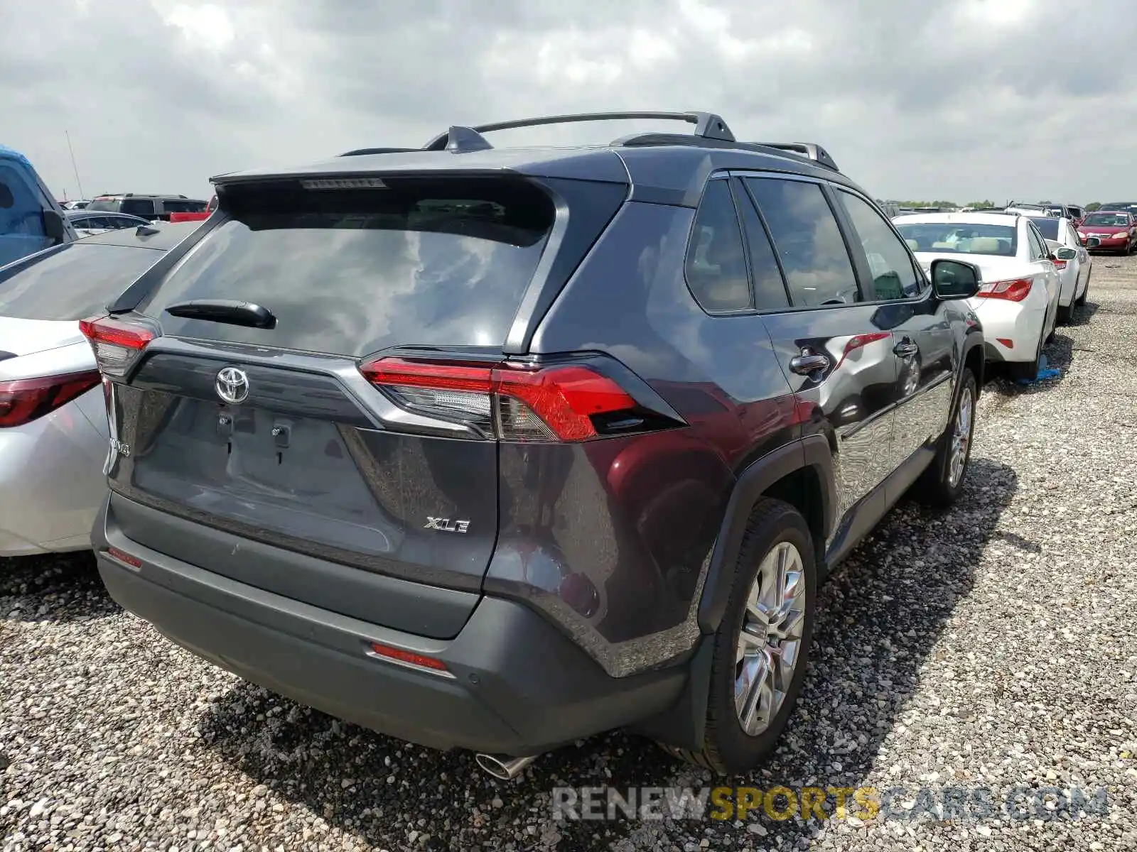 4 Photograph of a damaged car 2T3C1RFV3MC112716 TOYOTA RAV4 2021