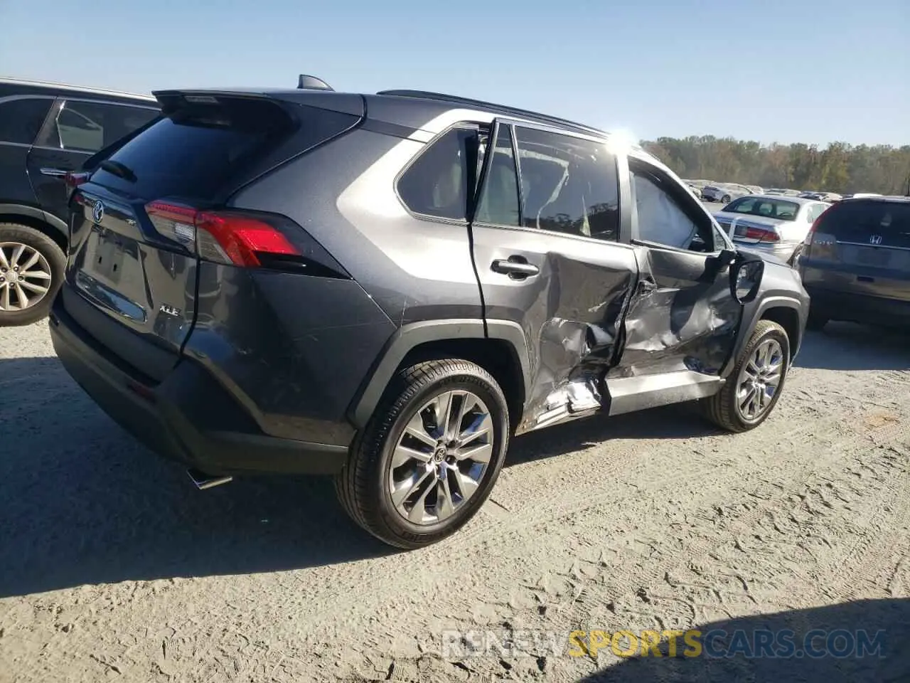 3 Photograph of a damaged car 2T3C1RFV3MC133758 TOYOTA RAV4 2021