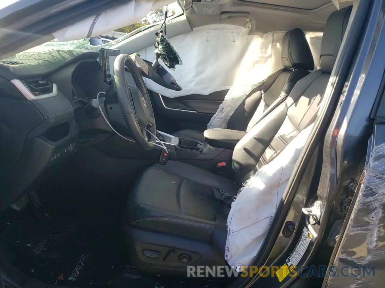 7 Photograph of a damaged car 2T3C1RFV3MC133758 TOYOTA RAV4 2021