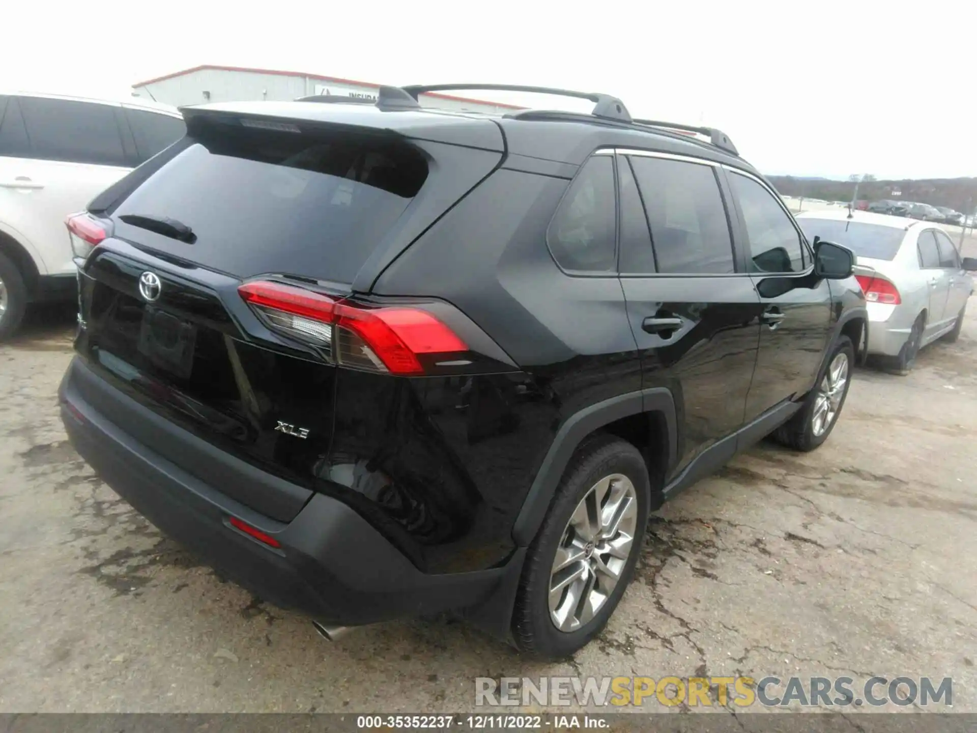 4 Photograph of a damaged car 2T3C1RFV3MC166968 TOYOTA RAV4 2021