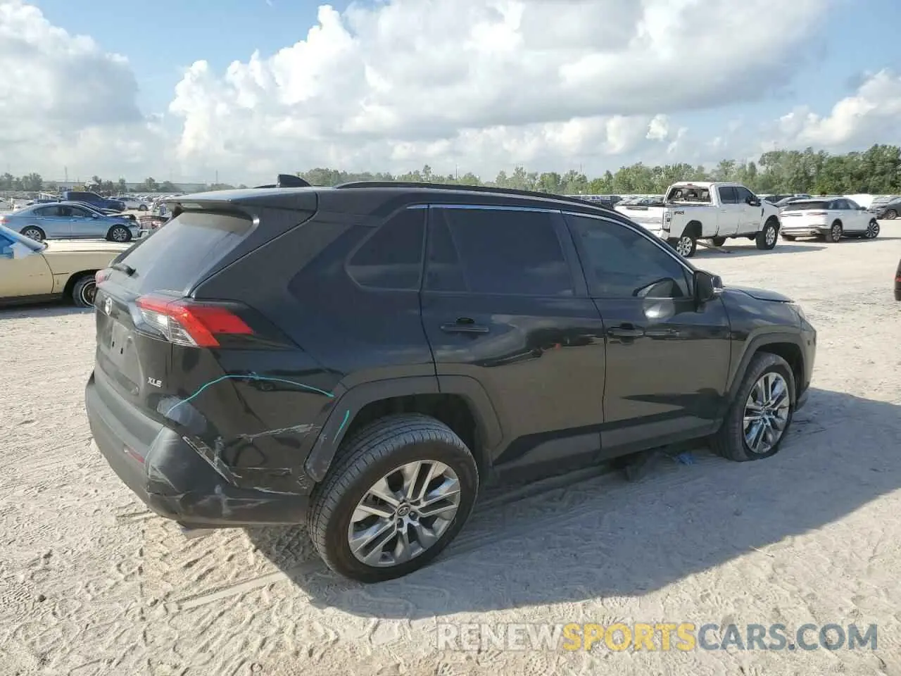 3 Photograph of a damaged car 2T3C1RFV3MW104338 TOYOTA RAV4 2021