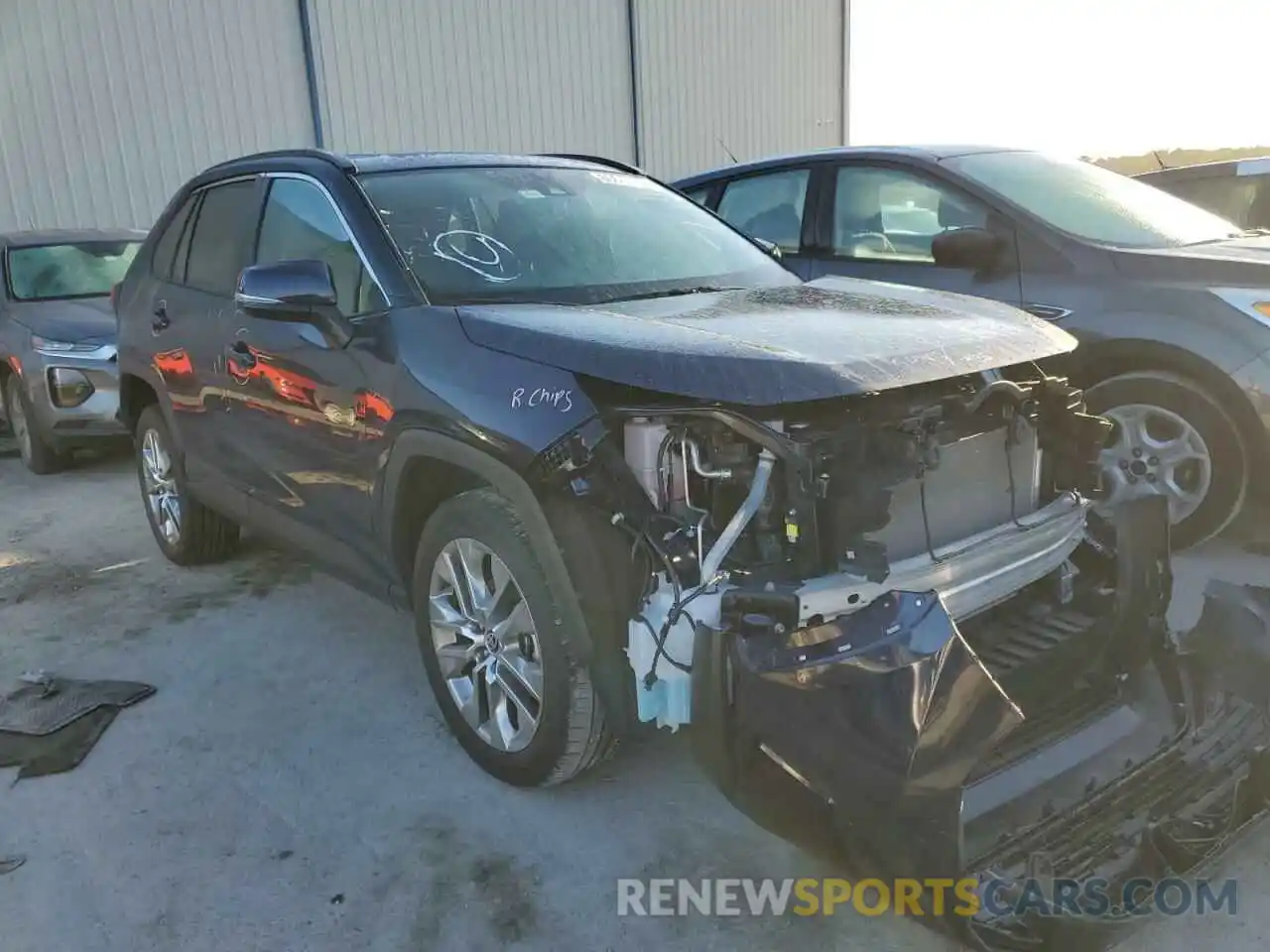 1 Photograph of a damaged car 2T3C1RFV3MW137338 TOYOTA RAV4 2021