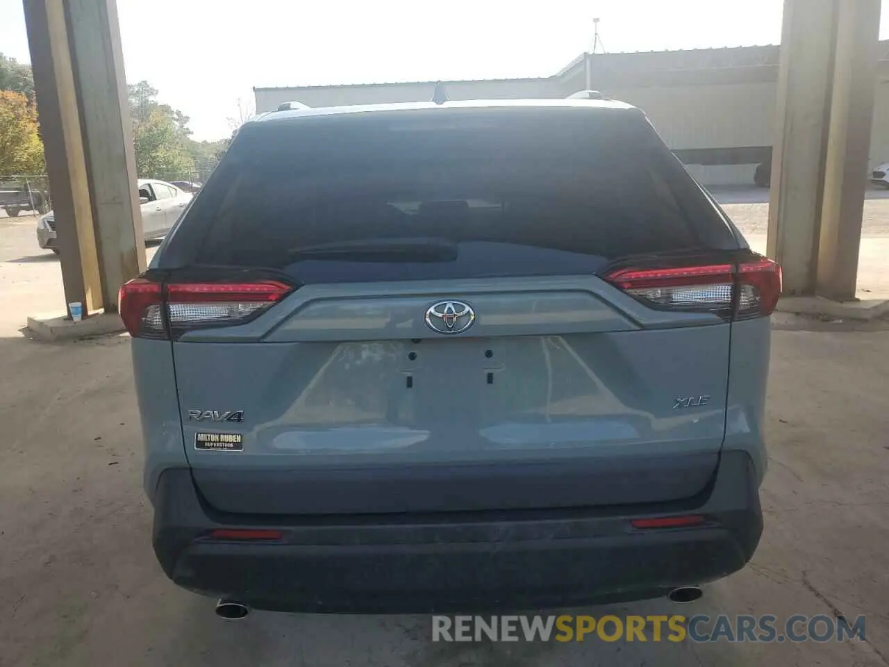 6 Photograph of a damaged car 2T3C1RFV3MW143513 TOYOTA RAV4 2021