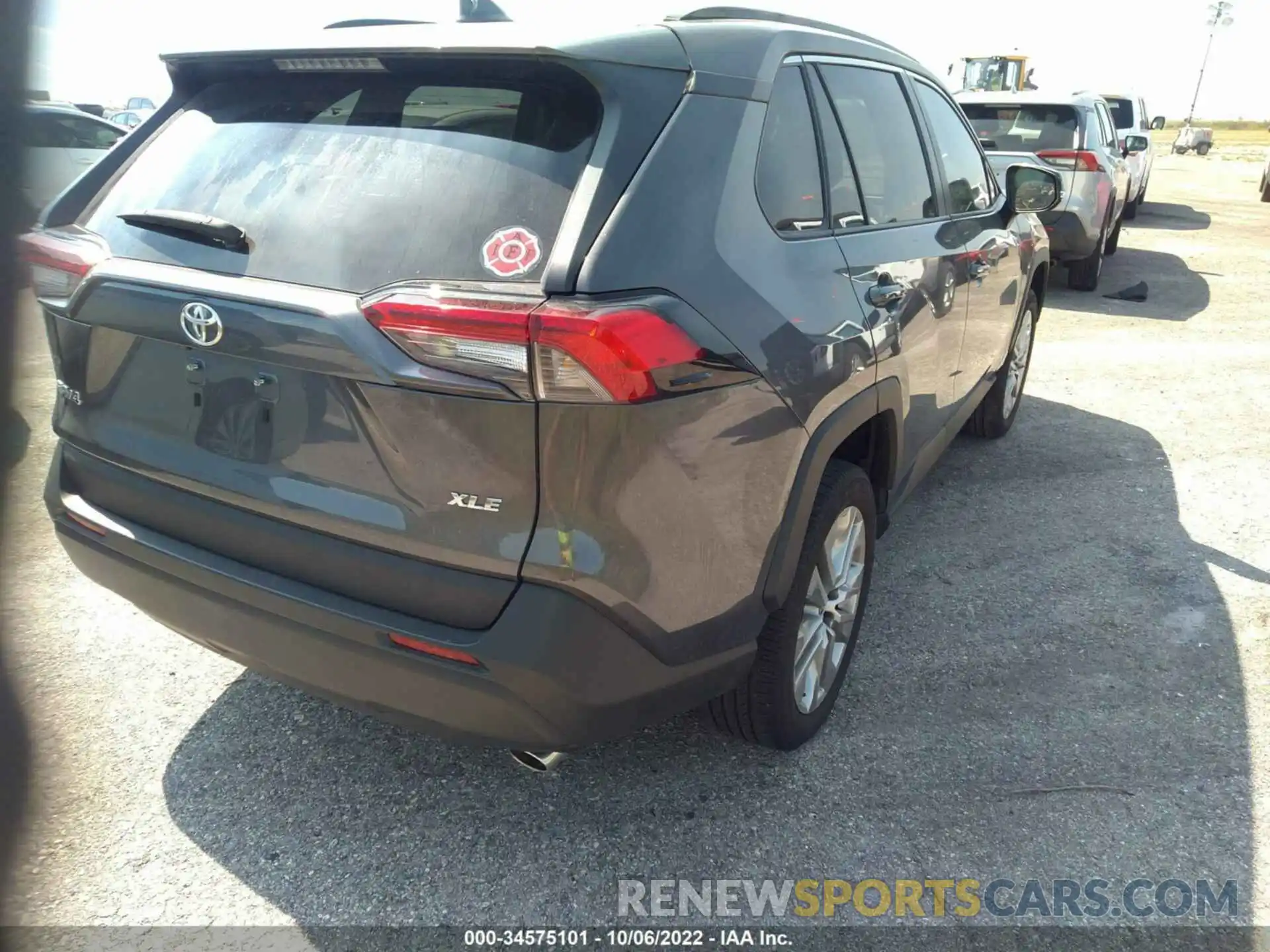 4 Photograph of a damaged car 2T3C1RFV3MW148985 TOYOTA RAV4 2021