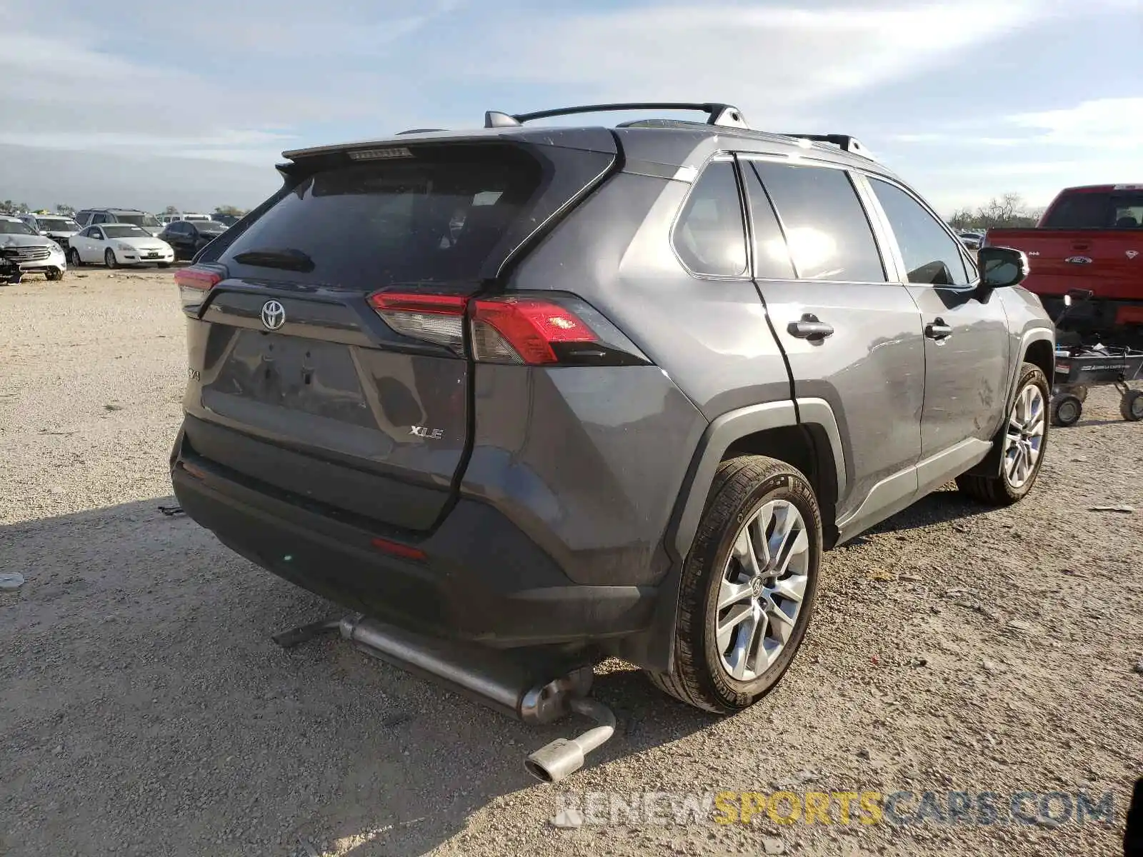 4 Photograph of a damaged car 2T3C1RFV3MW159131 TOYOTA RAV4 2021