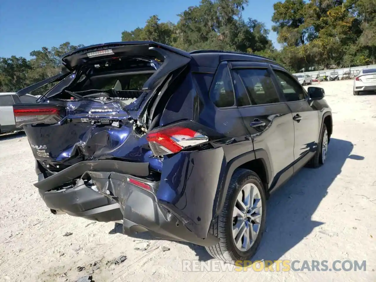 4 Photograph of a damaged car 2T3C1RFV3MW160943 TOYOTA RAV4 2021