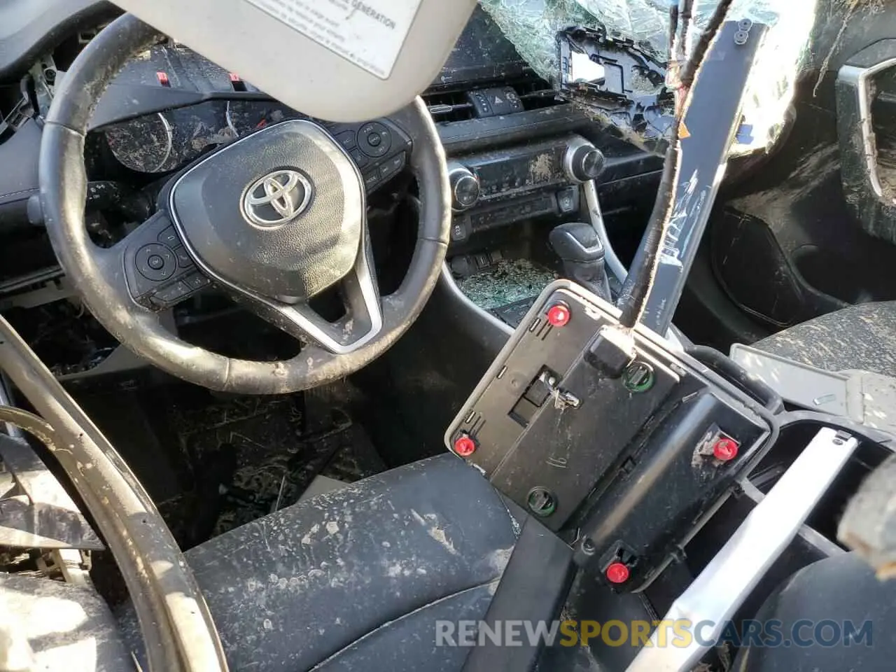 8 Photograph of a damaged car 2T3C1RFV4MC107685 TOYOTA RAV4 2021
