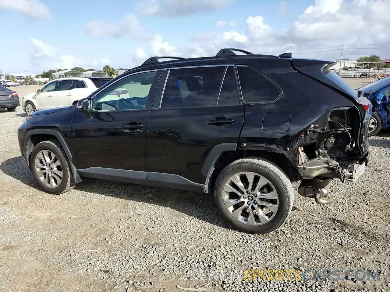2 Photograph of a damaged car 2T3C1RFV4MC117102 TOYOTA RAV4 2021