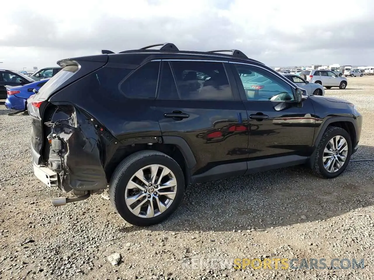 3 Photograph of a damaged car 2T3C1RFV4MC117102 TOYOTA RAV4 2021