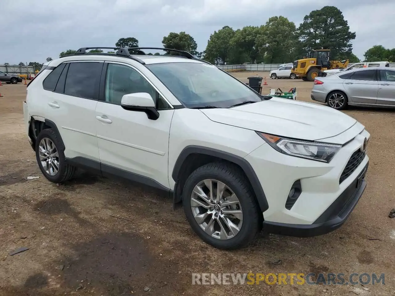 4 Photograph of a damaged car 2T3C1RFV4MW112786 TOYOTA RAV4 2021