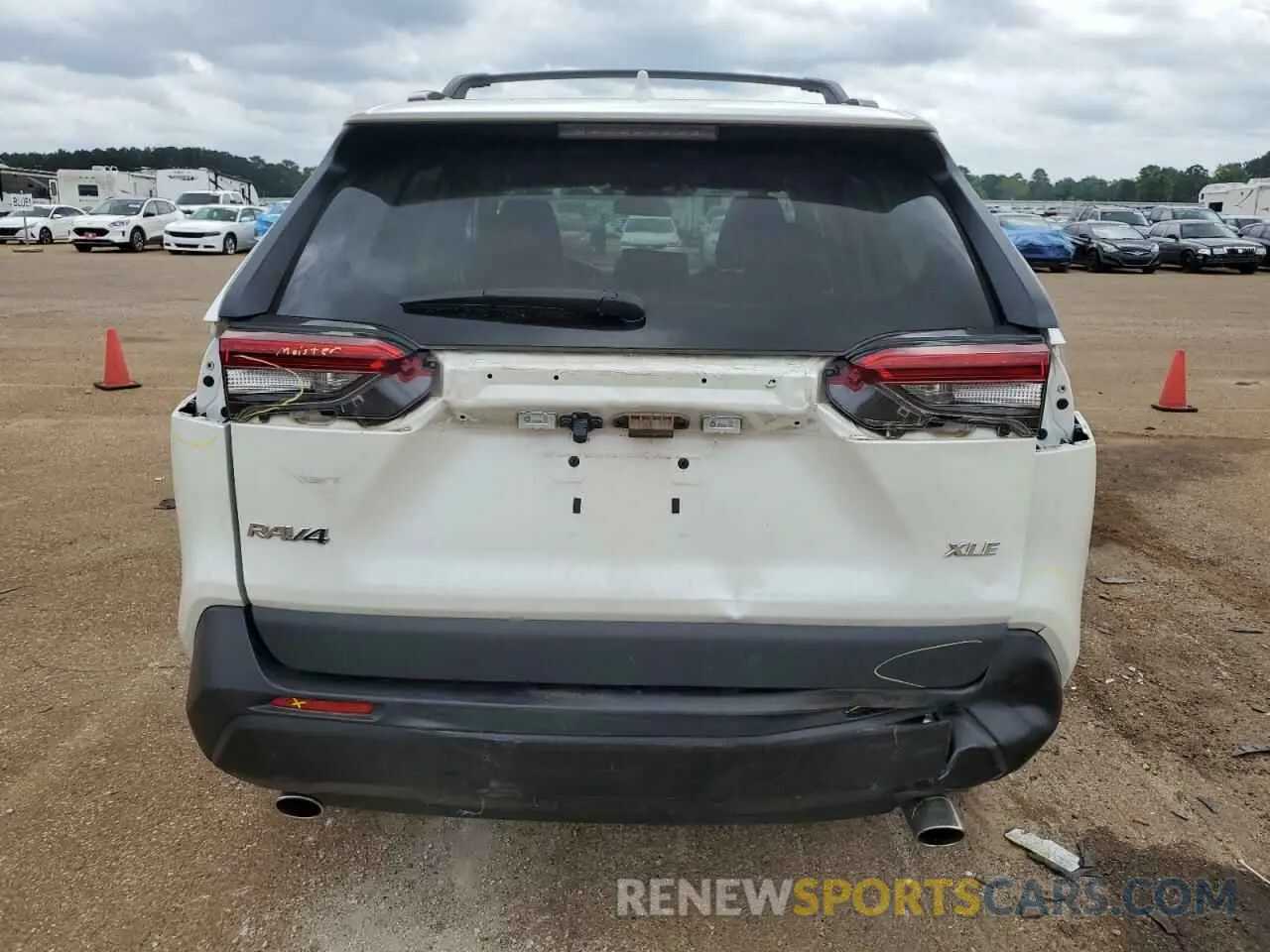 6 Photograph of a damaged car 2T3C1RFV4MW112786 TOYOTA RAV4 2021