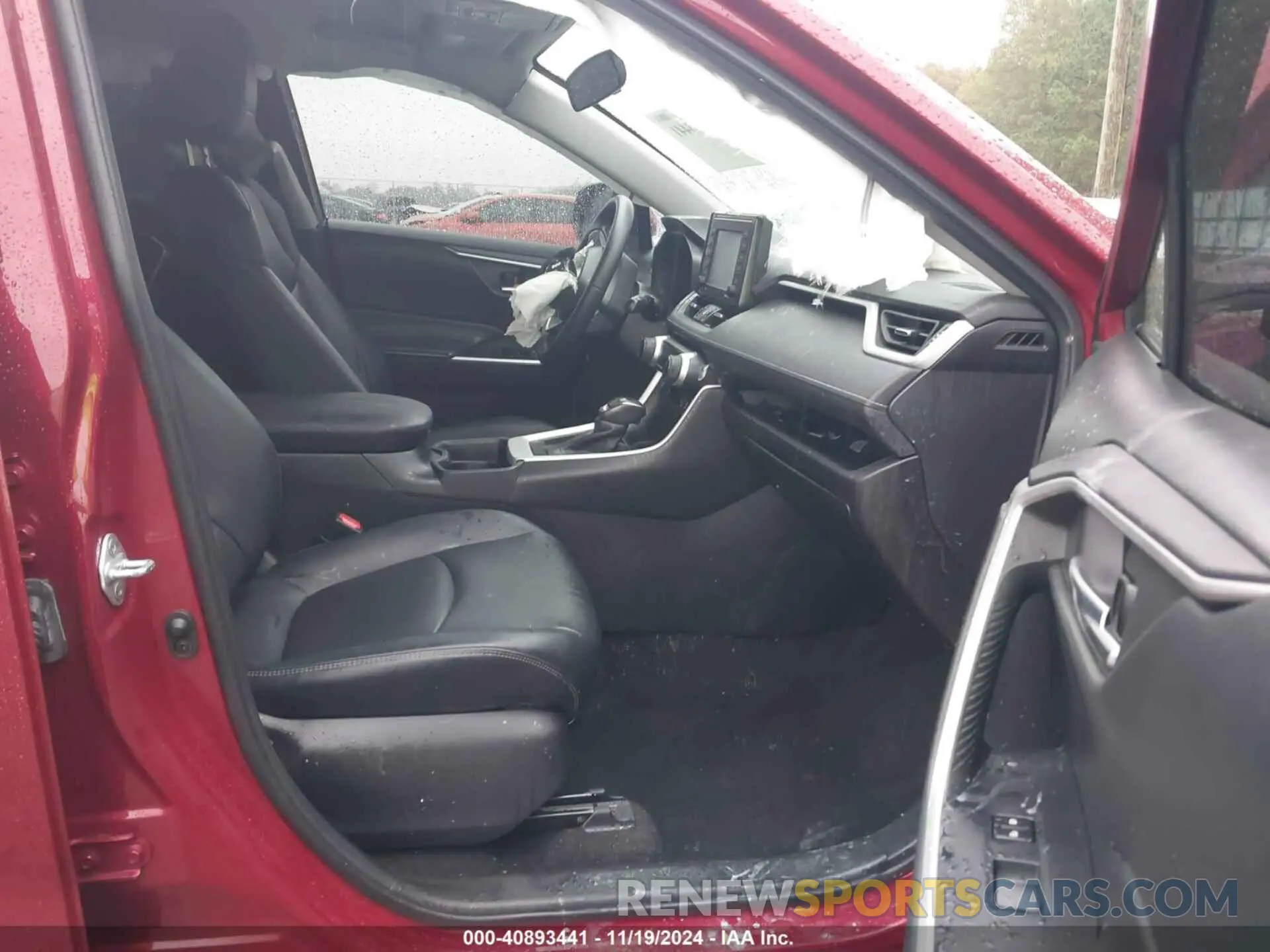 5 Photograph of a damaged car 2T3C1RFV4MW133895 TOYOTA RAV4 2021