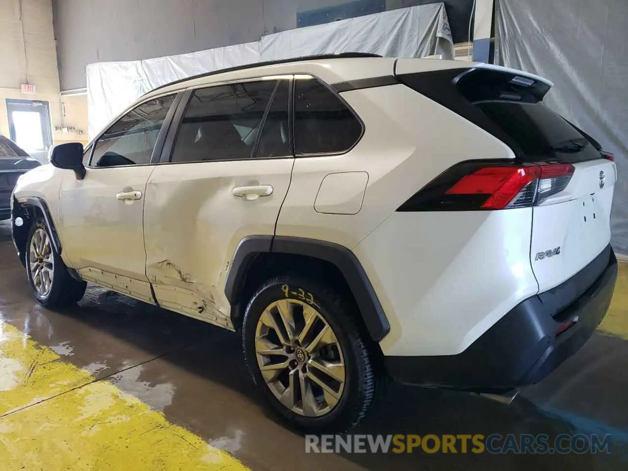 2 Photograph of a damaged car 2T3C1RFV4MW145805 TOYOTA RAV4 2021