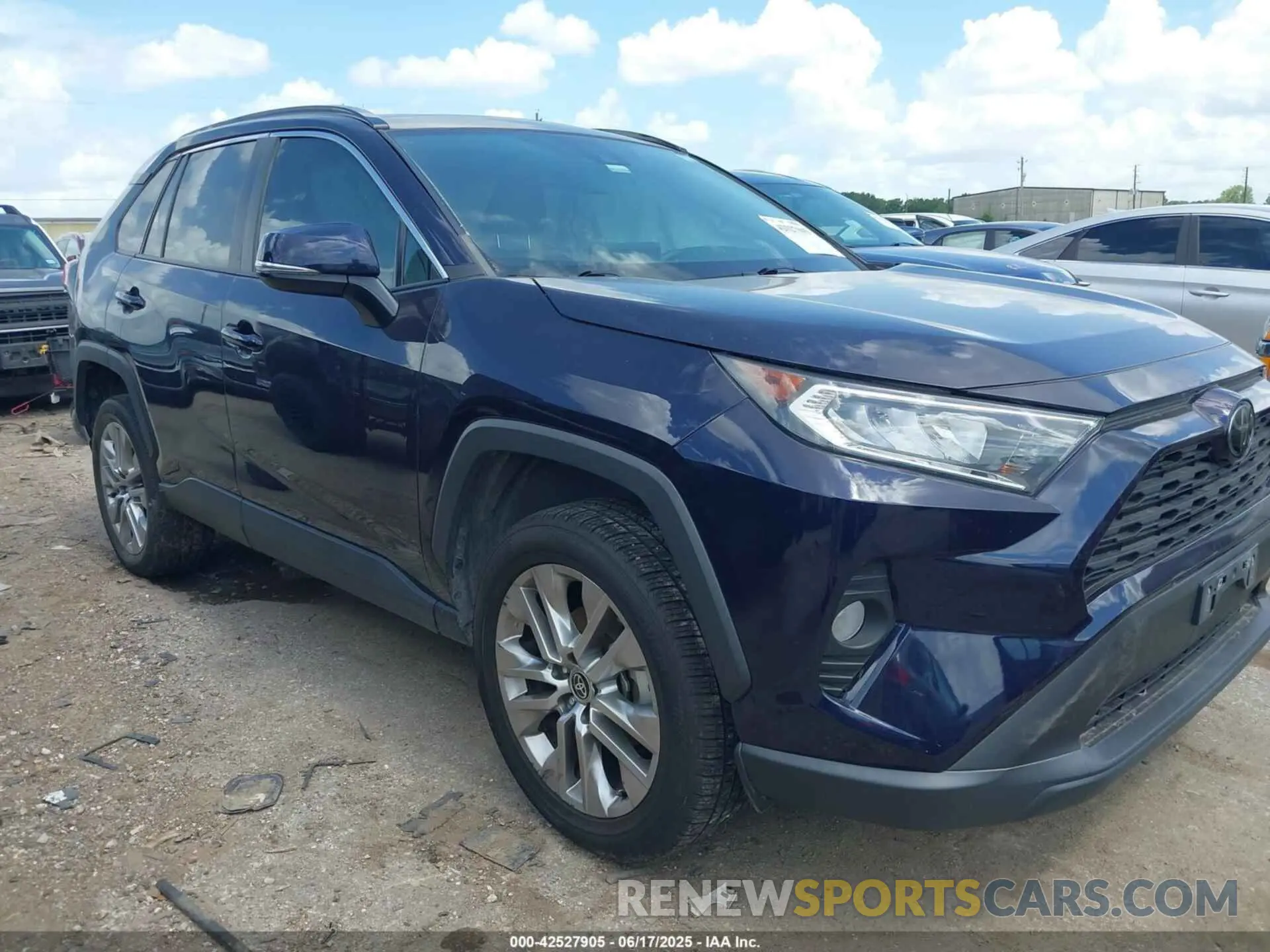 1 Photograph of a damaged car 2T3C1RFV4MW149532 TOYOTA RAV4 2021