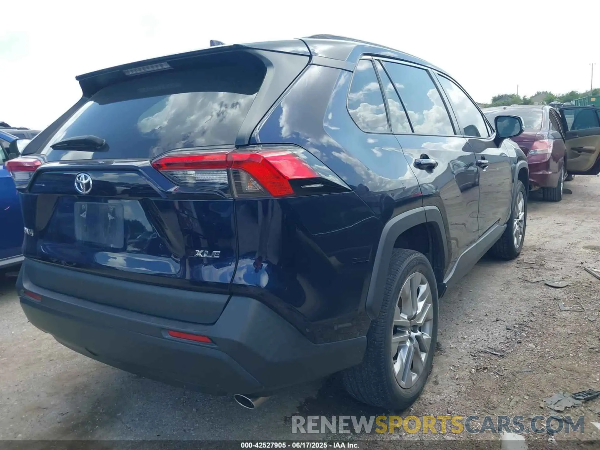 4 Photograph of a damaged car 2T3C1RFV4MW149532 TOYOTA RAV4 2021