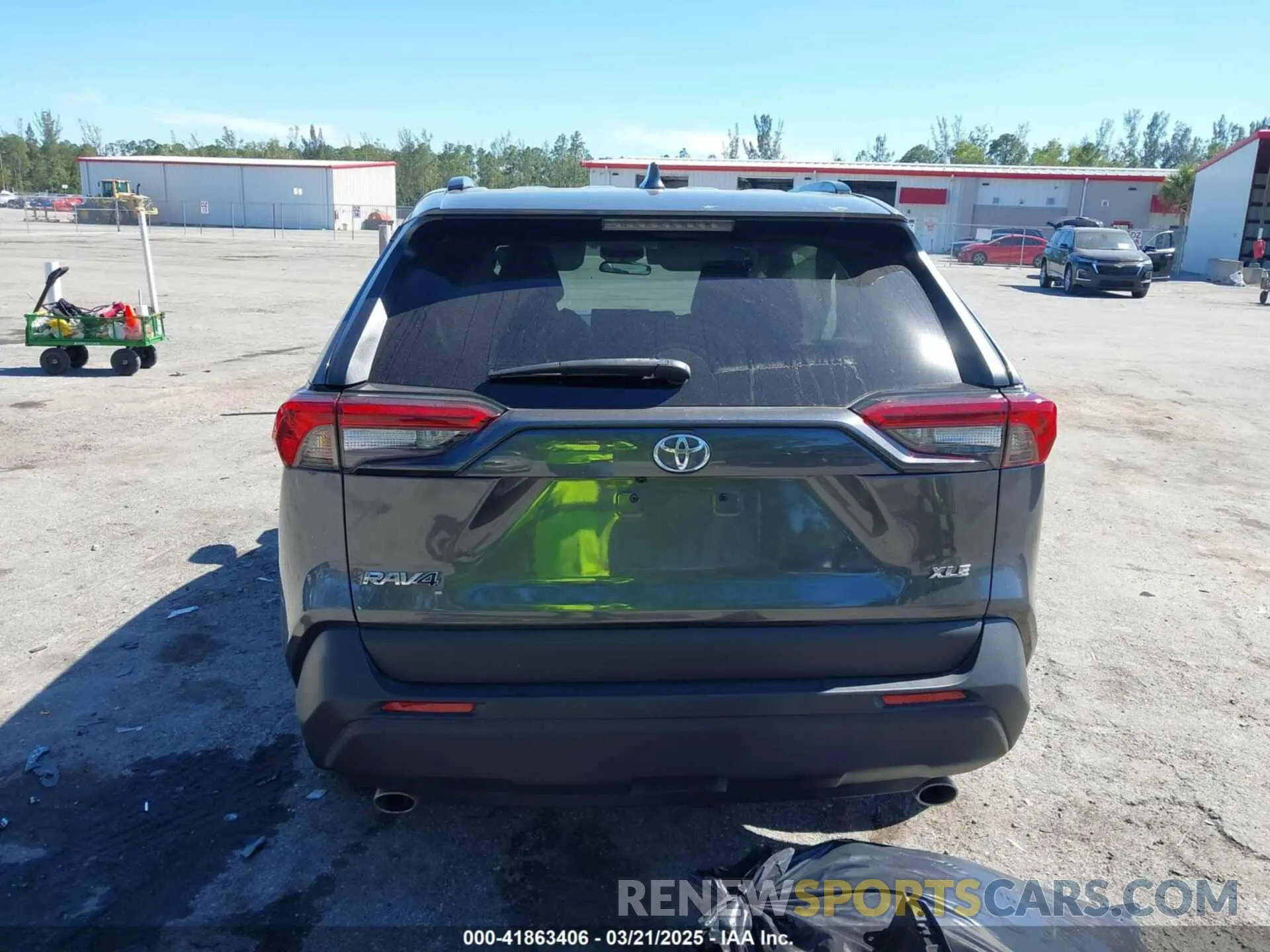 16 Photograph of a damaged car 2T3C1RFV5MC110773 TOYOTA RAV4 2021