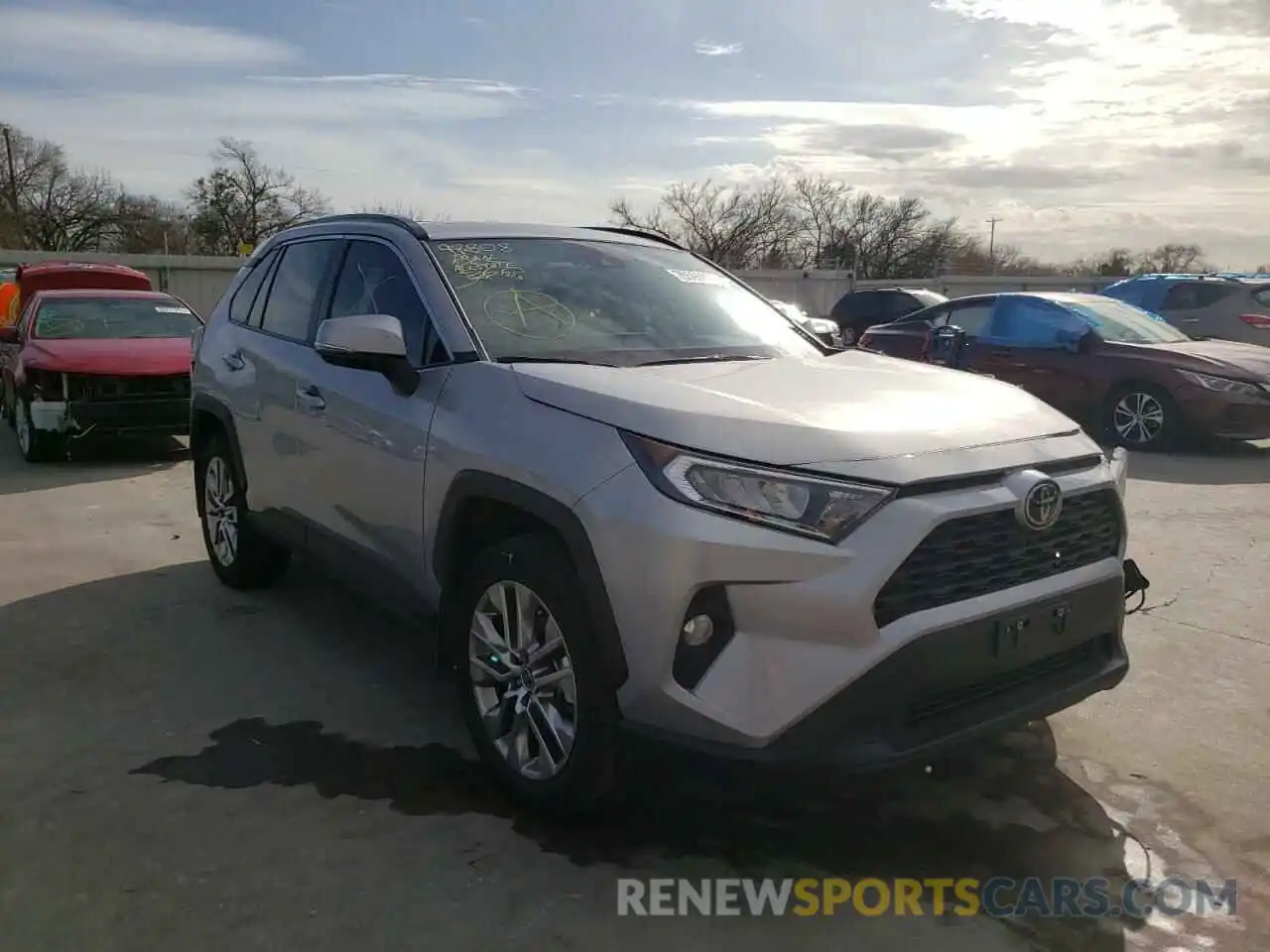 1 Photograph of a damaged car 2T3C1RFV5MC146866 TOYOTA RAV4 2021