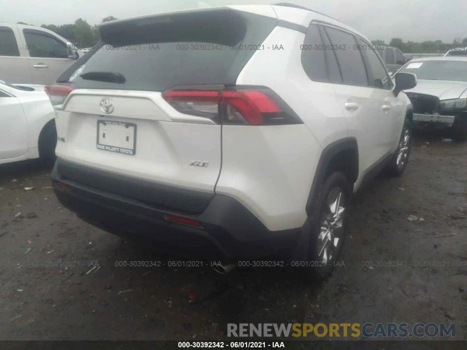 4 Photograph of a damaged car 2T3C1RFV5MW110934 TOYOTA RAV4 2021