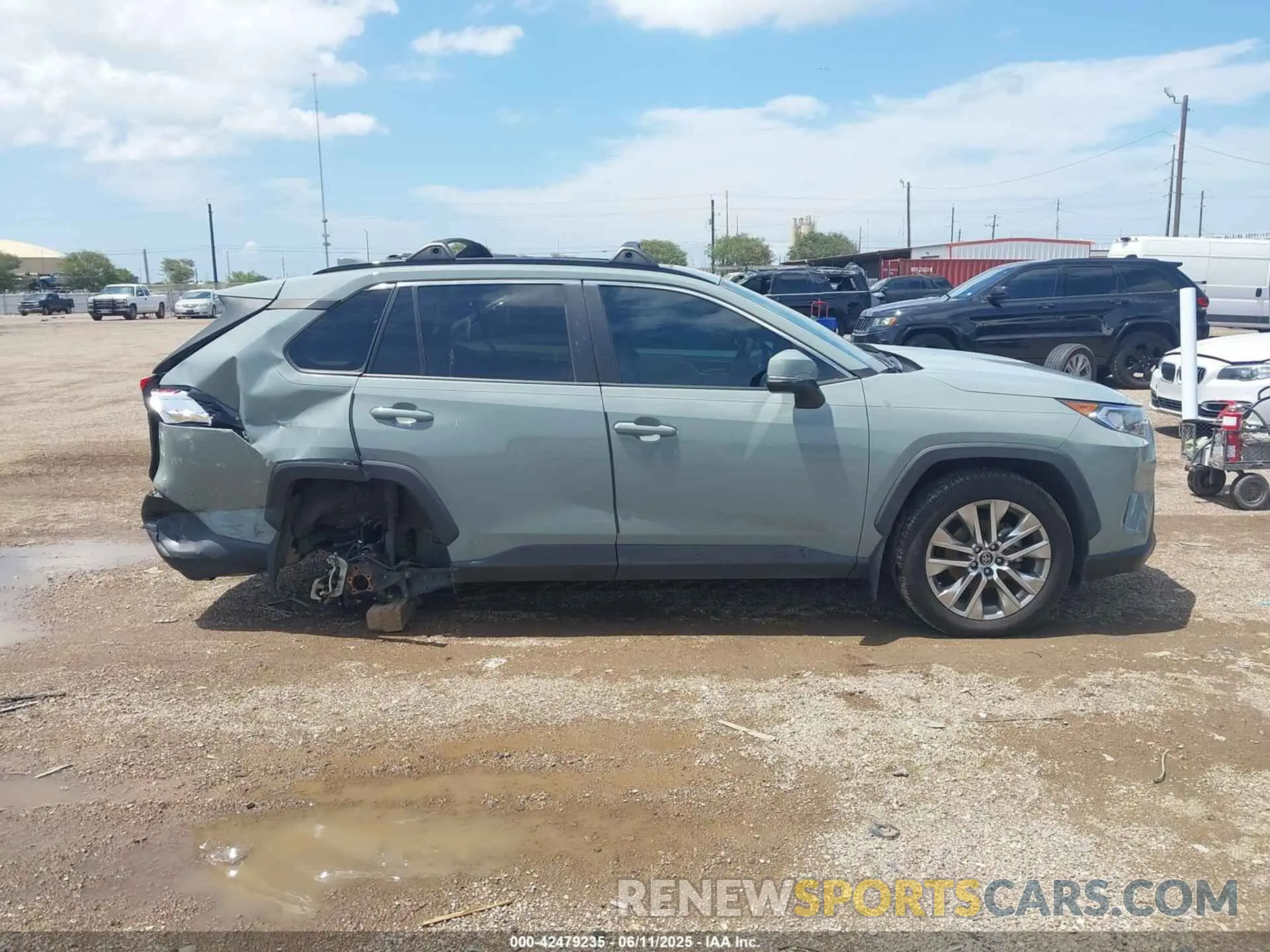 13 Photograph of a damaged car 2T3C1RFV5MW123859 TOYOTA RAV4 2021