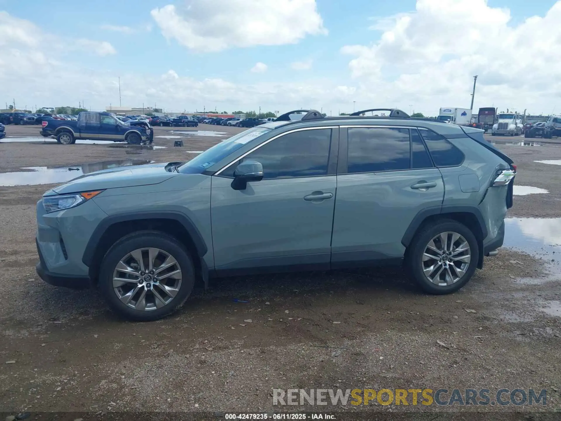 14 Photograph of a damaged car 2T3C1RFV5MW123859 TOYOTA RAV4 2021
