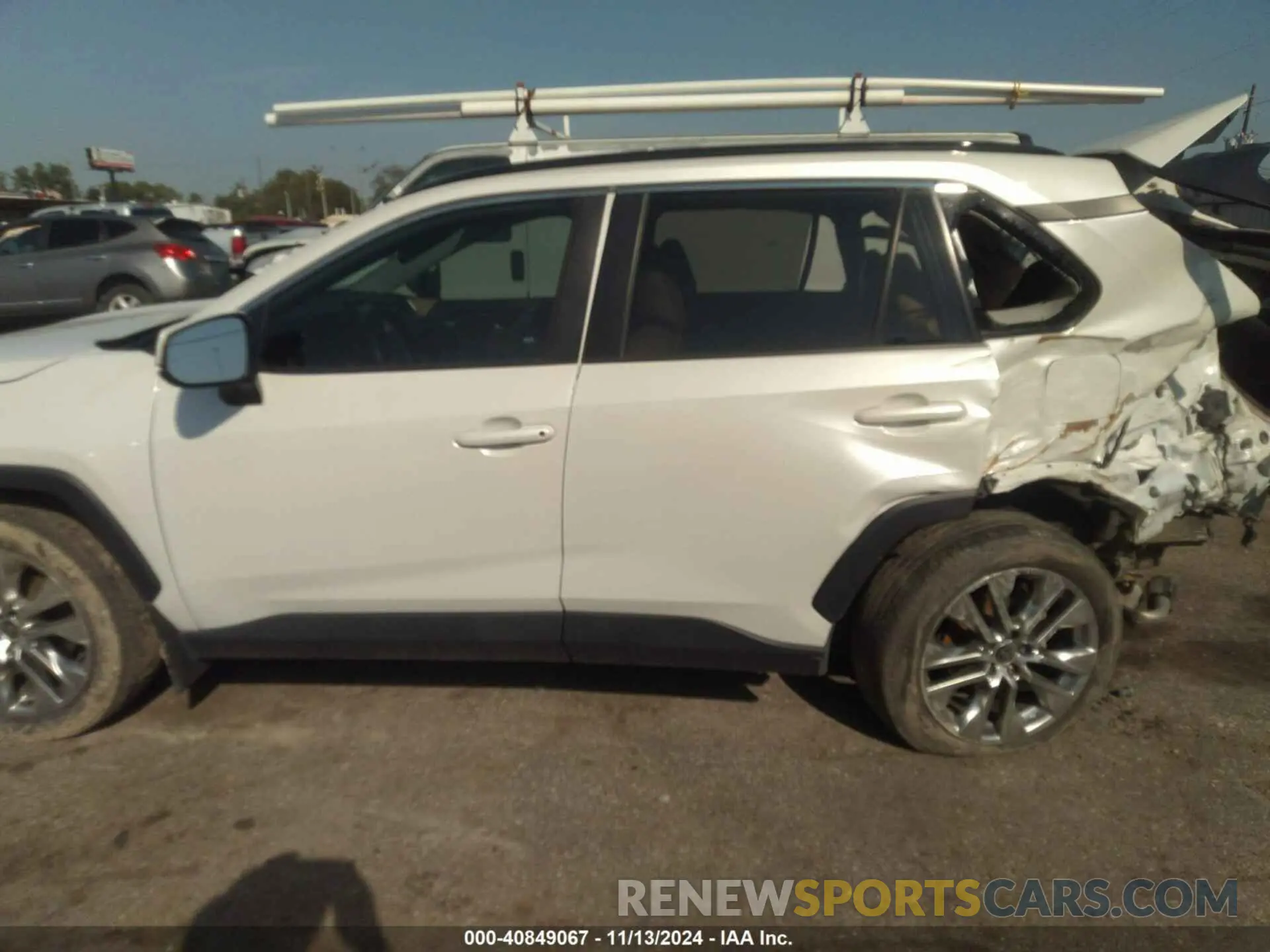 14 Photograph of a damaged car 2T3C1RFV5MW158076 TOYOTA RAV4 2021